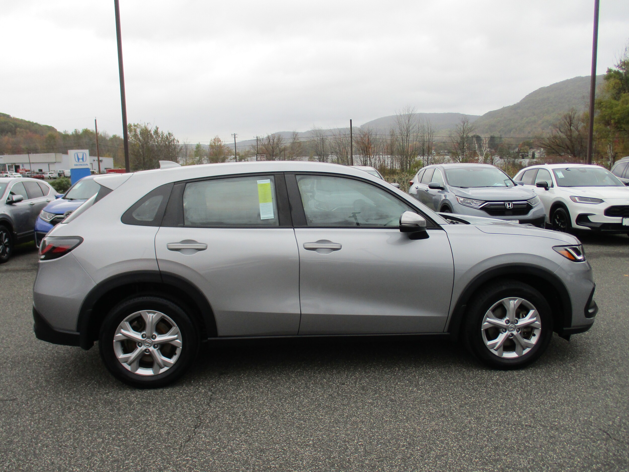 2023 Honda HR-V LX photo 4