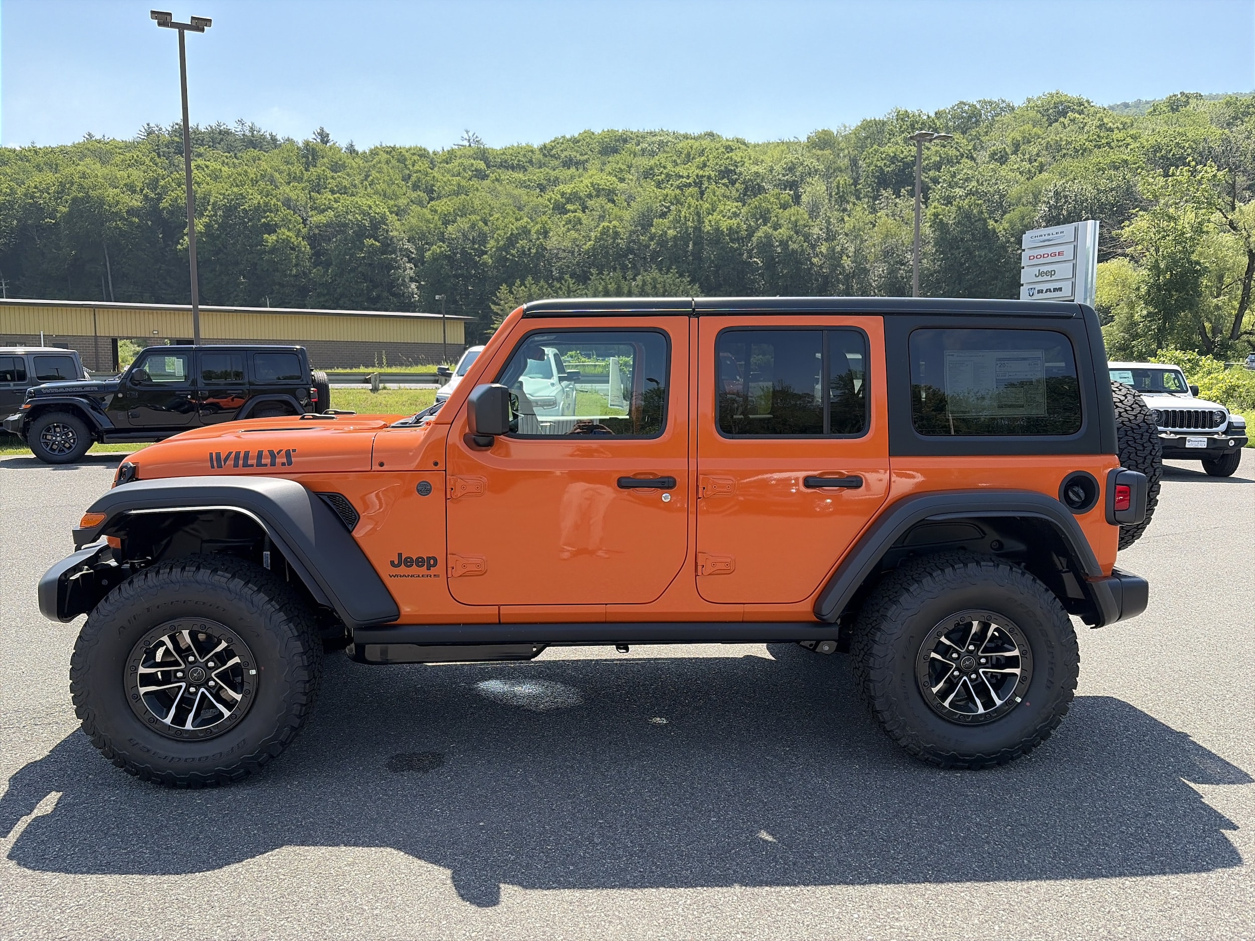 2026 Jeep Wrangler 4-Door Willys - Photo 2