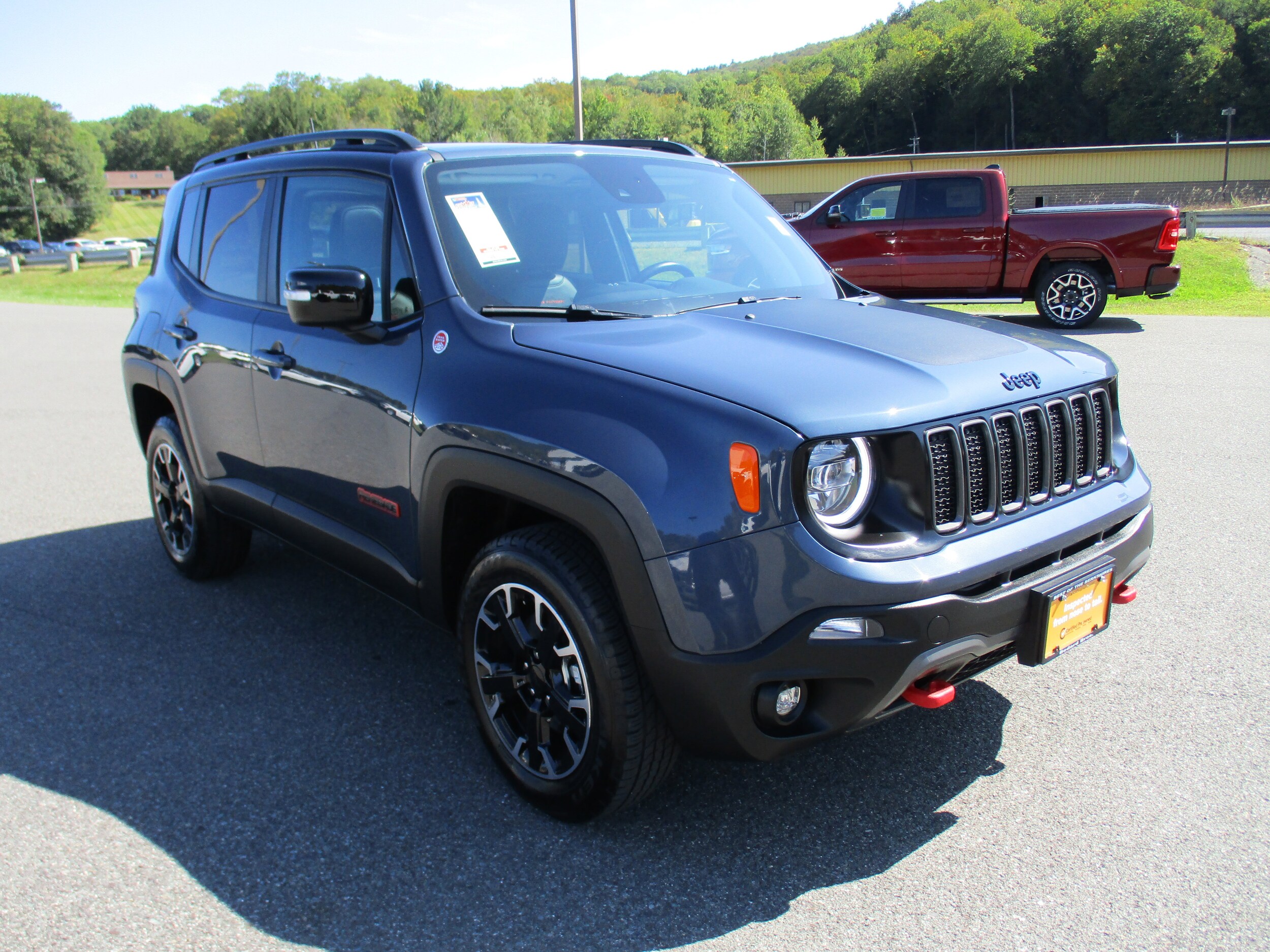 2023 Jeep Renegade Trailhawk photo 3