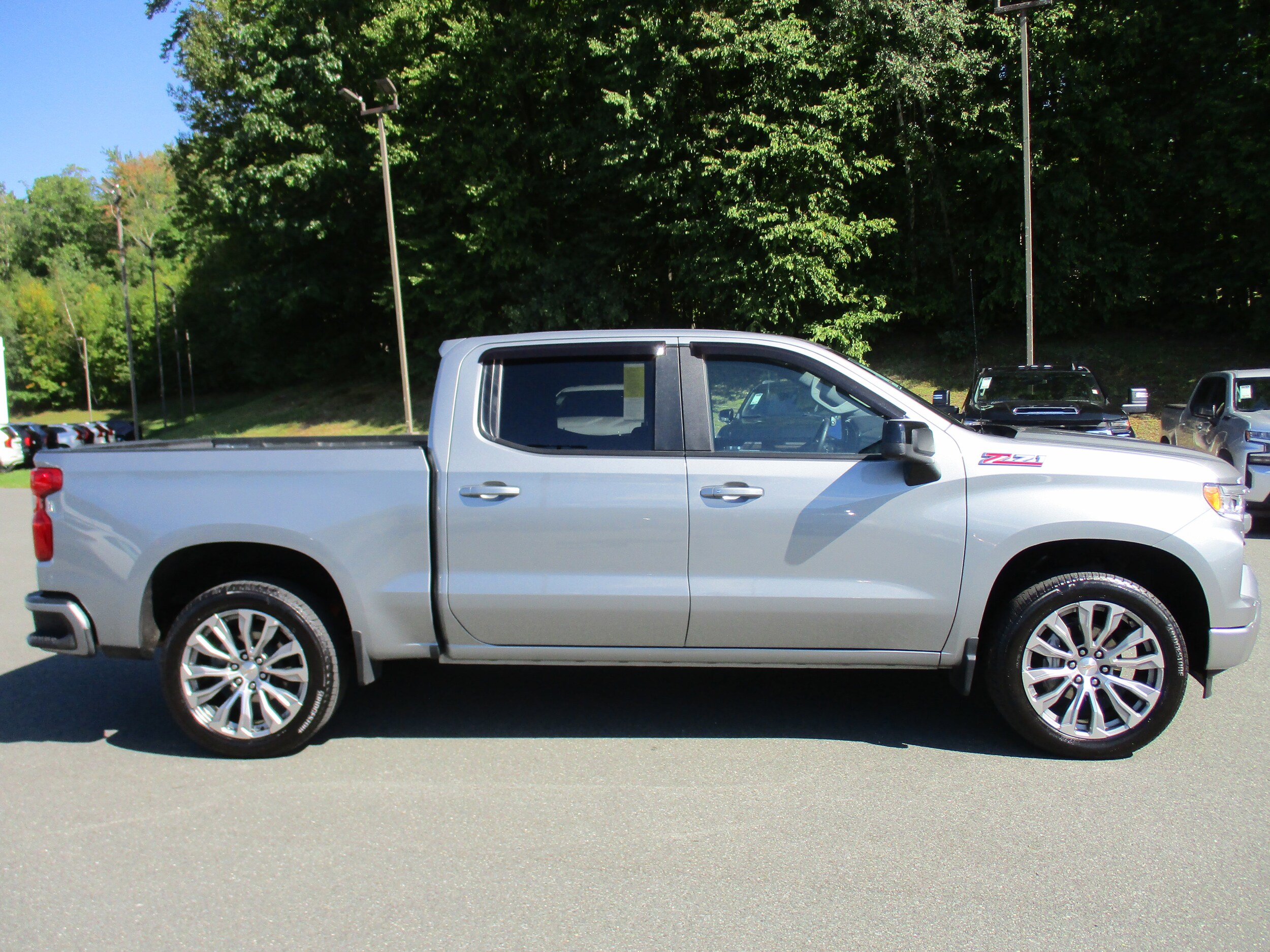 2023 Chevrolet Silverado 1500 RST photo 4