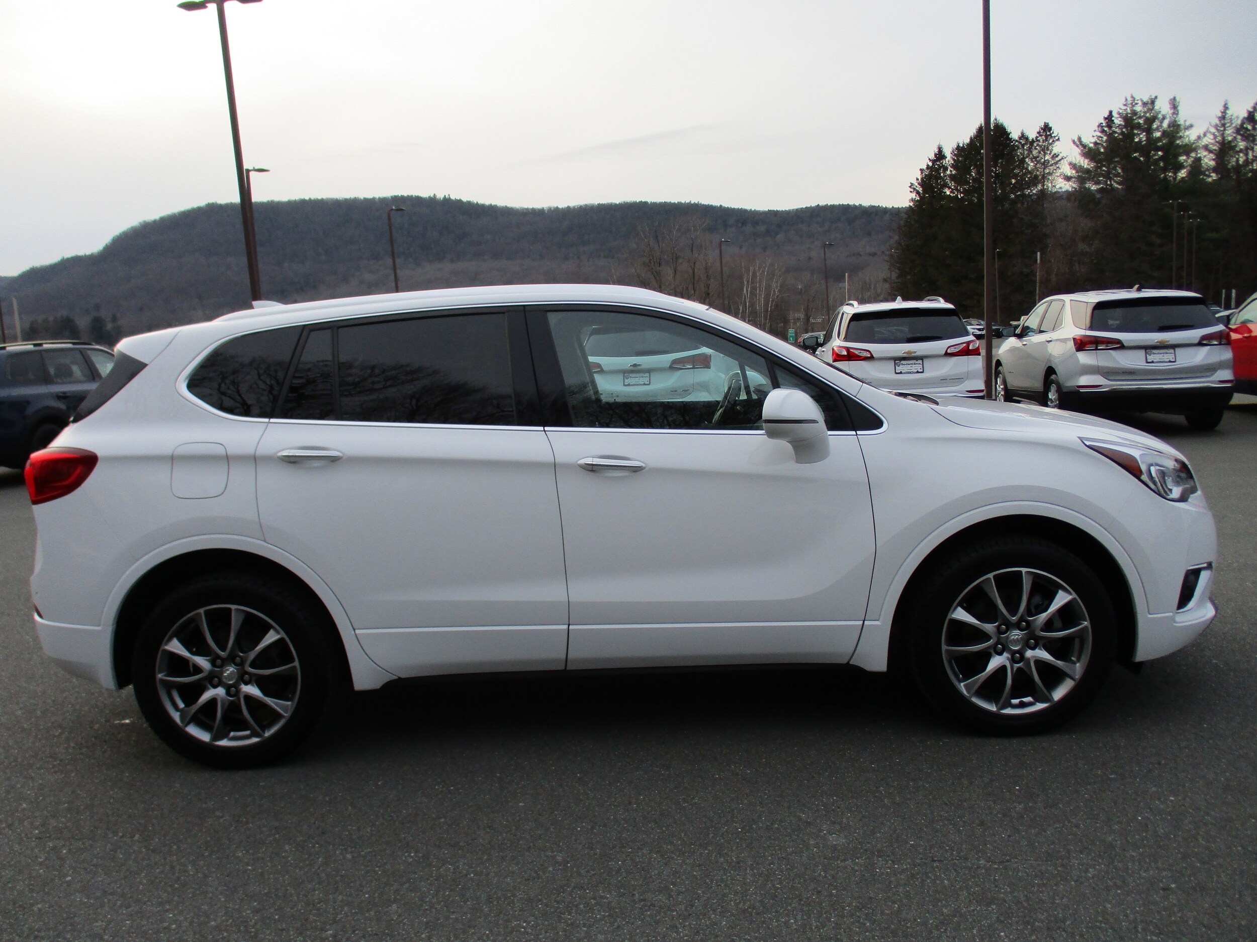 2020 Buick Envision Essence photo 3