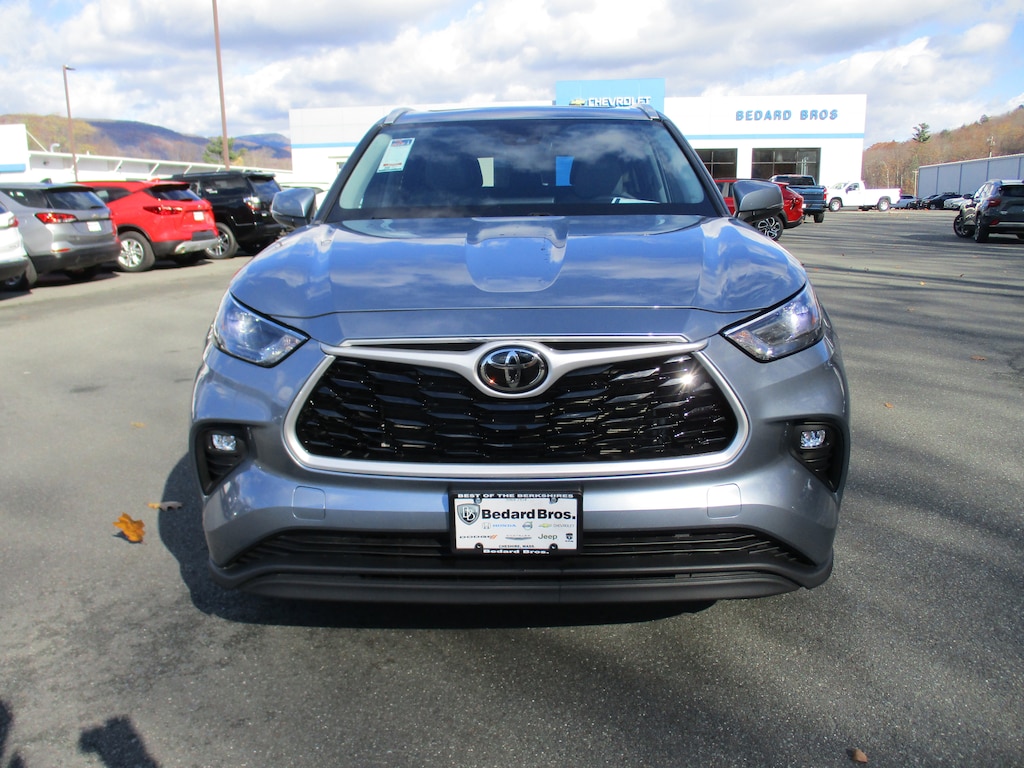 Used 2022 Toyota Highlander XLE SUV