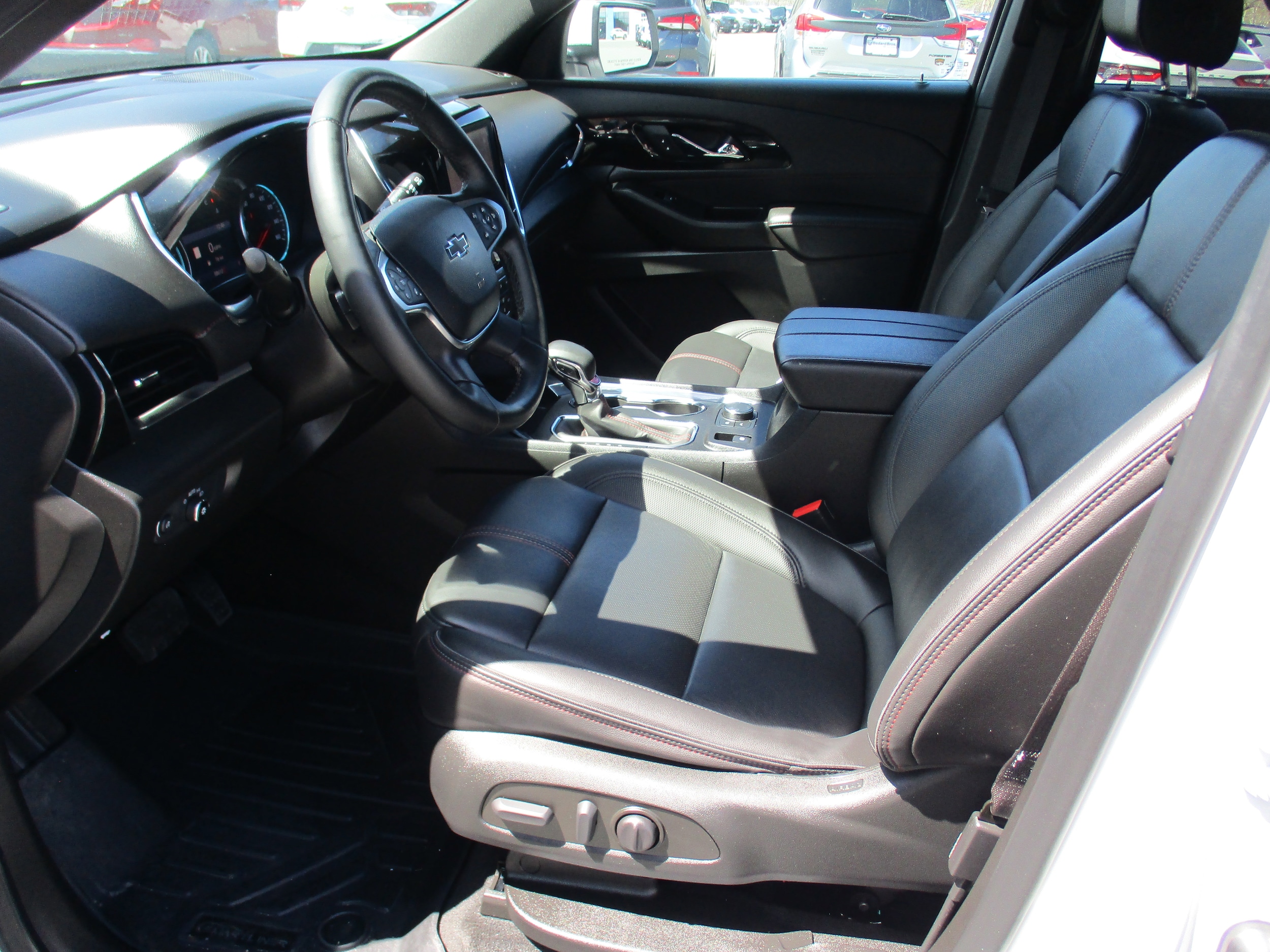2023 Chevrolet Traverse RS - Photo 12