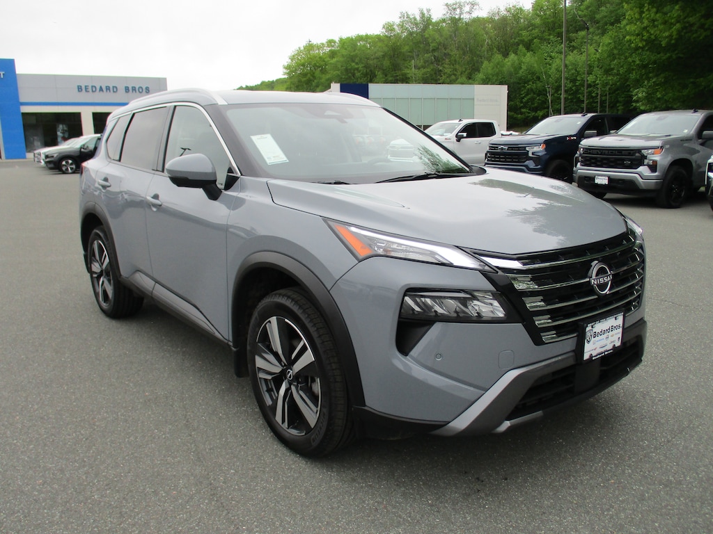 Used 2025 Nissan Rogue SL SUV