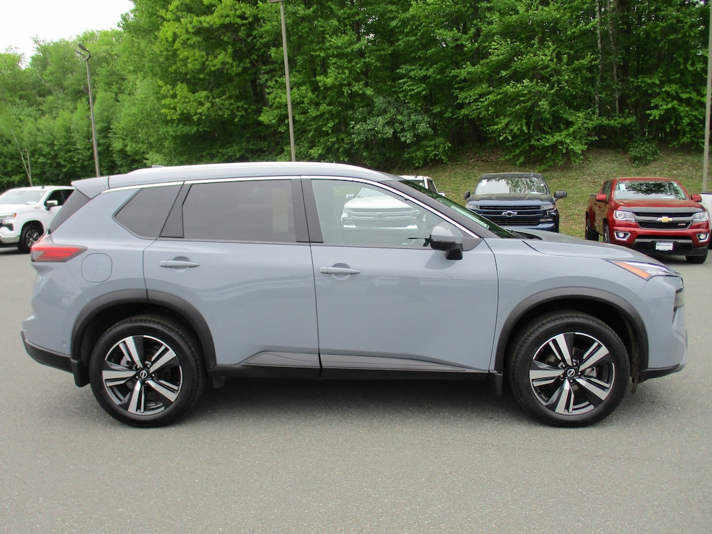 Used 2025 Nissan Rogue SL SUV