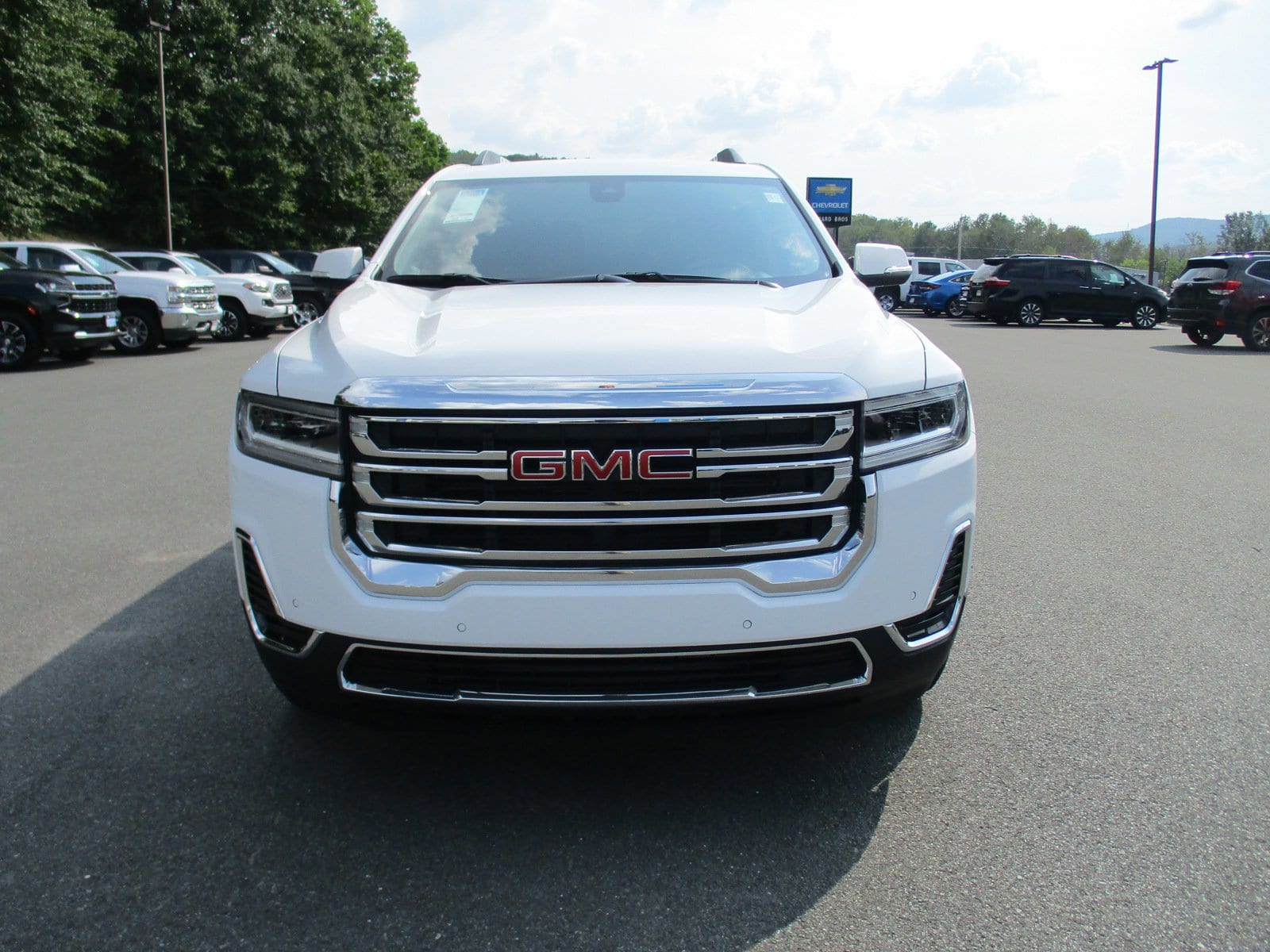 Used 2023 GMC Acadia SLE with VIN 1GKKNKL48PZ162277 for sale in Cheshire, MA