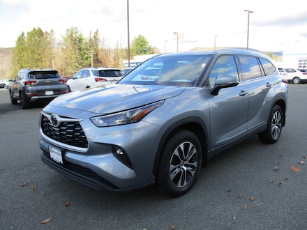 2022 Toyota Highlander XLE SUV