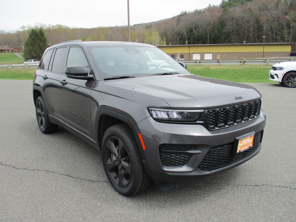 Certified 2023 Jeep Grand Cherokee Laredo SUV
