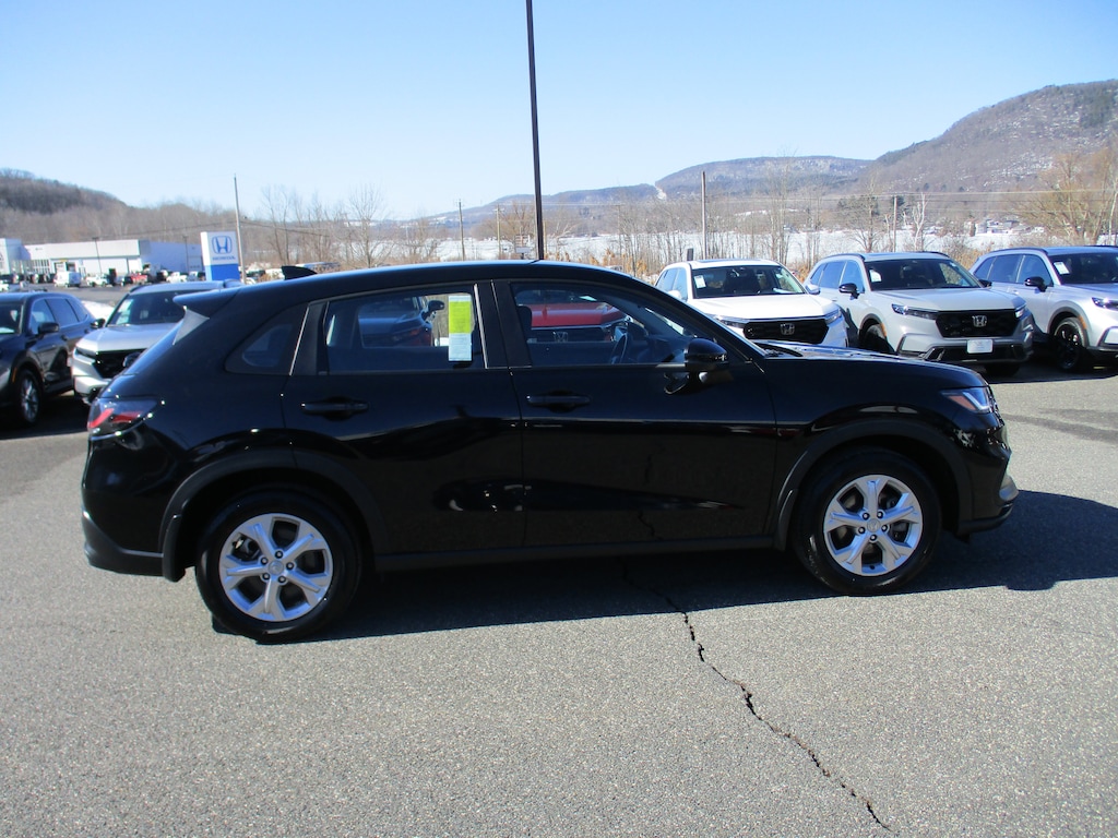 Used 2023 Honda HR-V LX AWD SUV