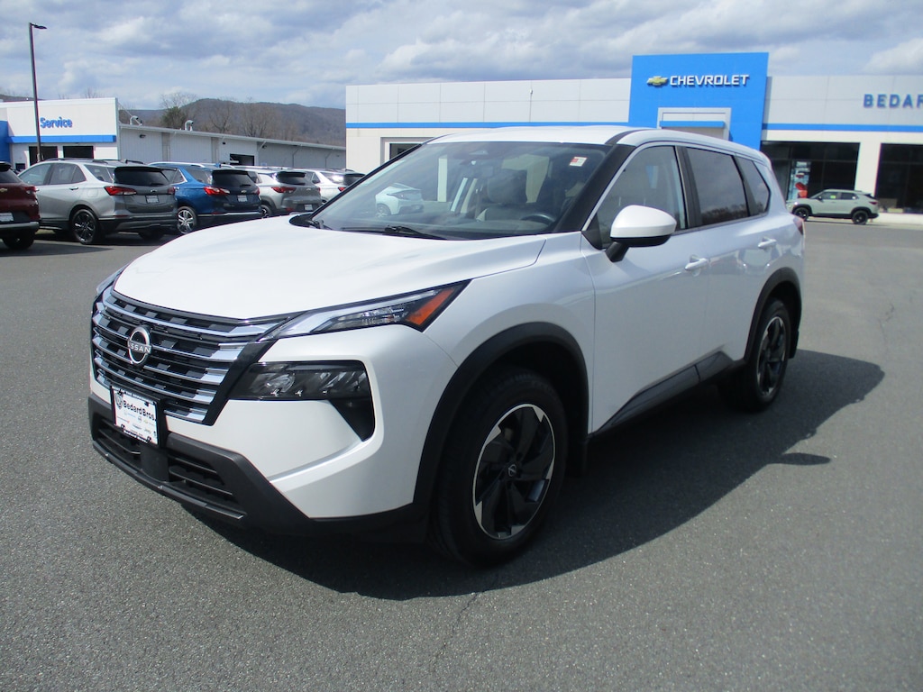 Used 2024 Nissan Rogue SV SUV
