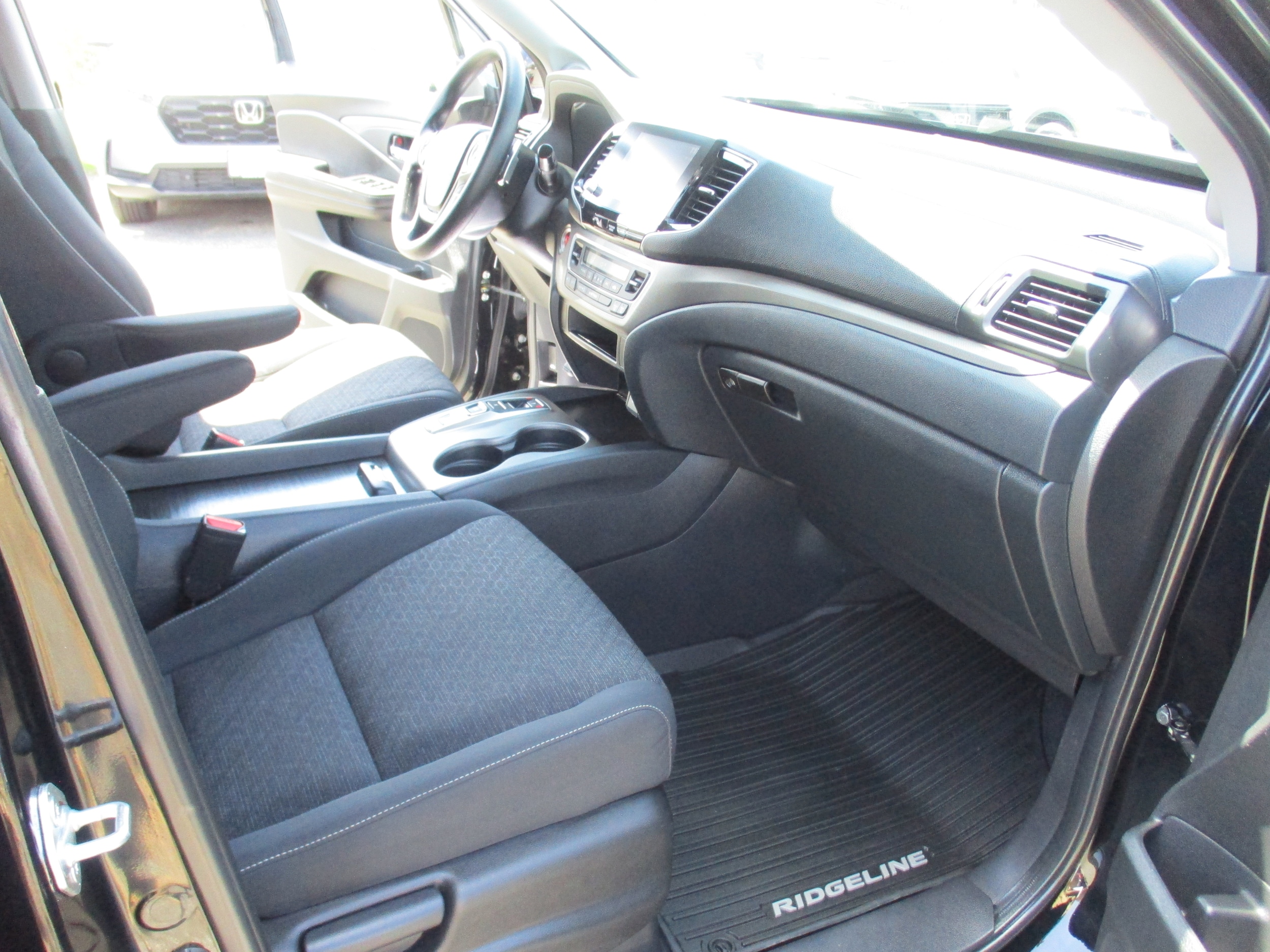 2023 Honda Ridgeline Sport - Photo 15