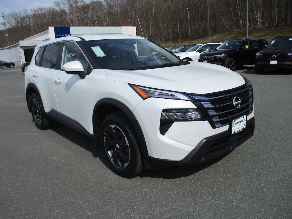 Used 2024 Nissan Rogue SV SUV