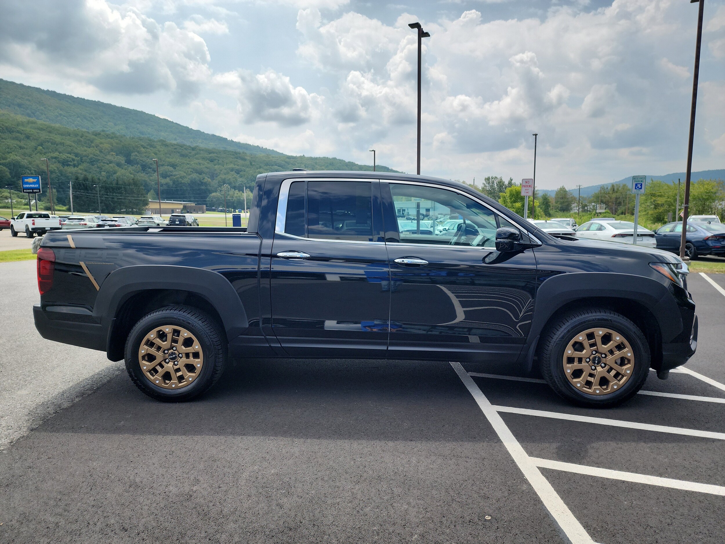 2022 Honda Ridgeline RTL-E photo 2