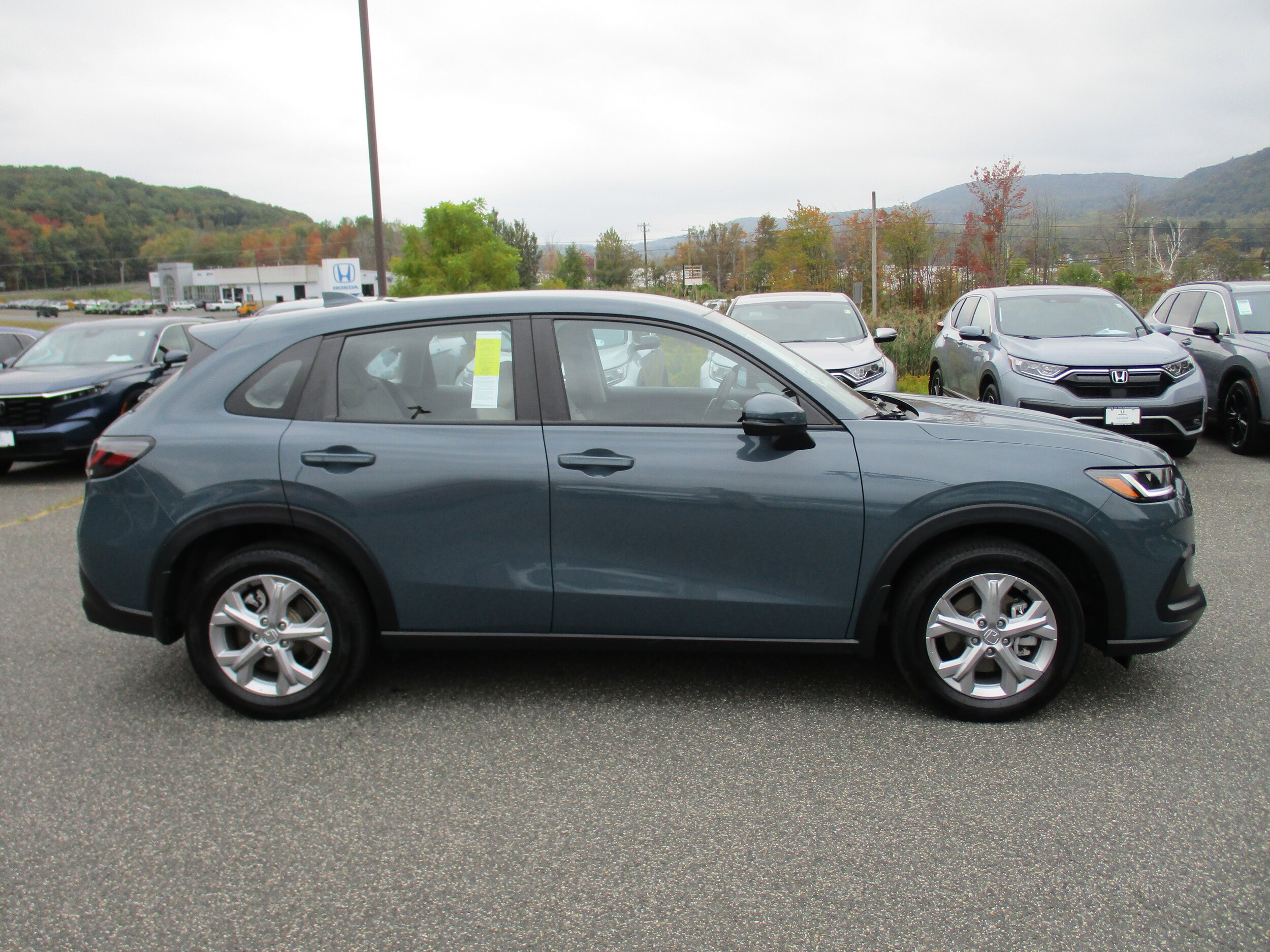 2024 Honda HR-V LX photo 3