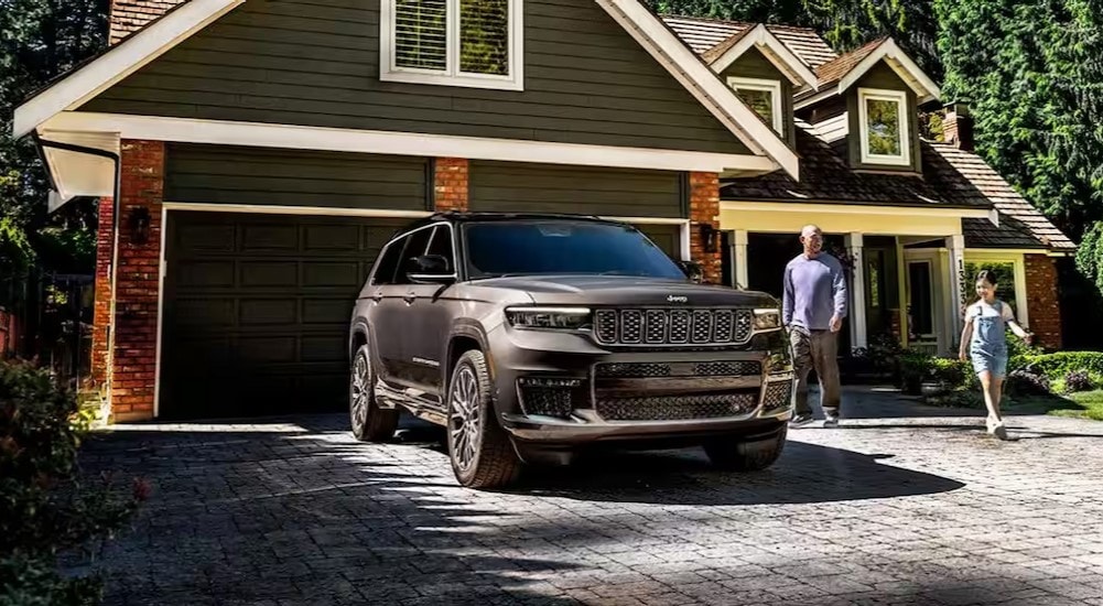 Jeep%20Grand%20Cherokee%20for%20sale%20-%202025%20Jeep%20Grand%20Cherokee%20-%20Driveway.jpg