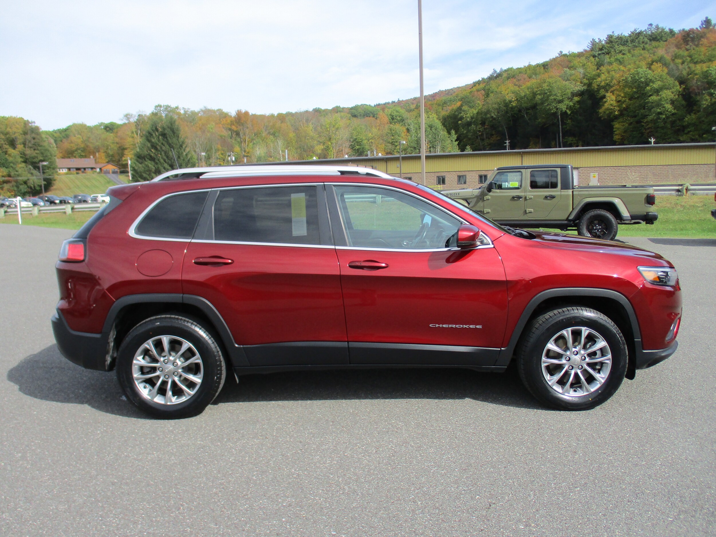 2019 Jeep Cherokee Latitude photo 4