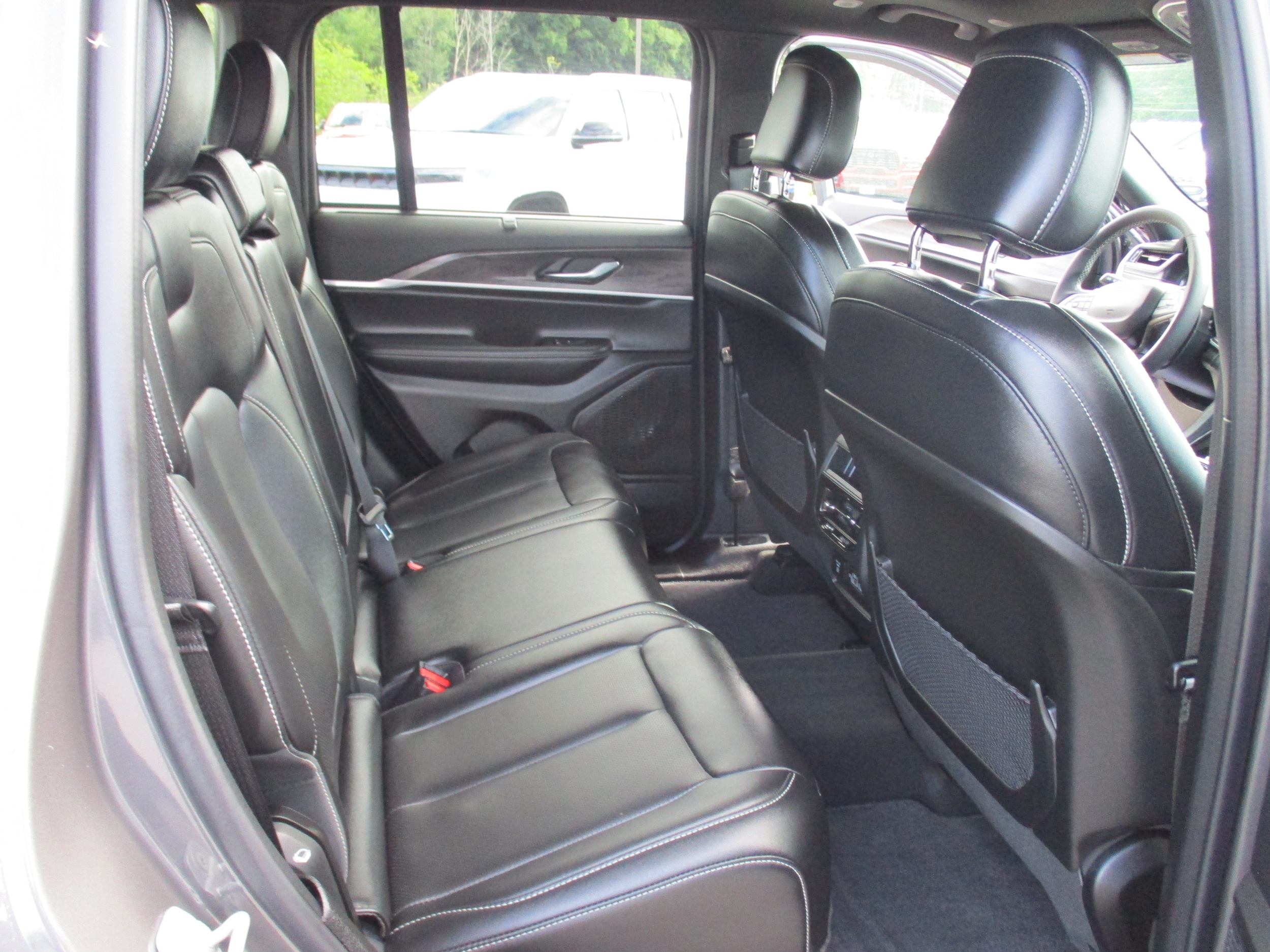 2025 Jeep Grand Cherokee Limited - Photo 15