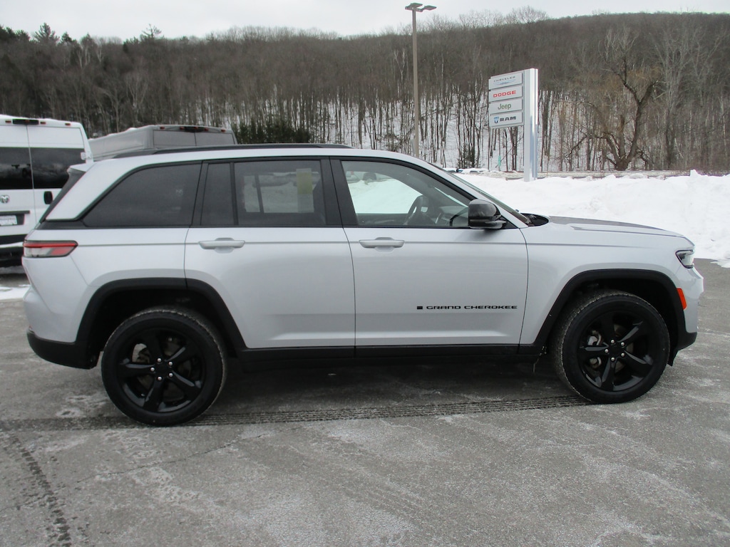 Certified 2023 Jeep Grand Cherokee Laredo SUV