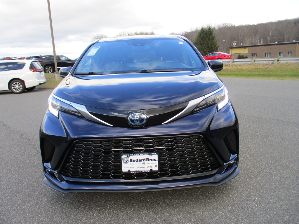 Used 2021 Toyota Sienna XSE 7 Passenger Van