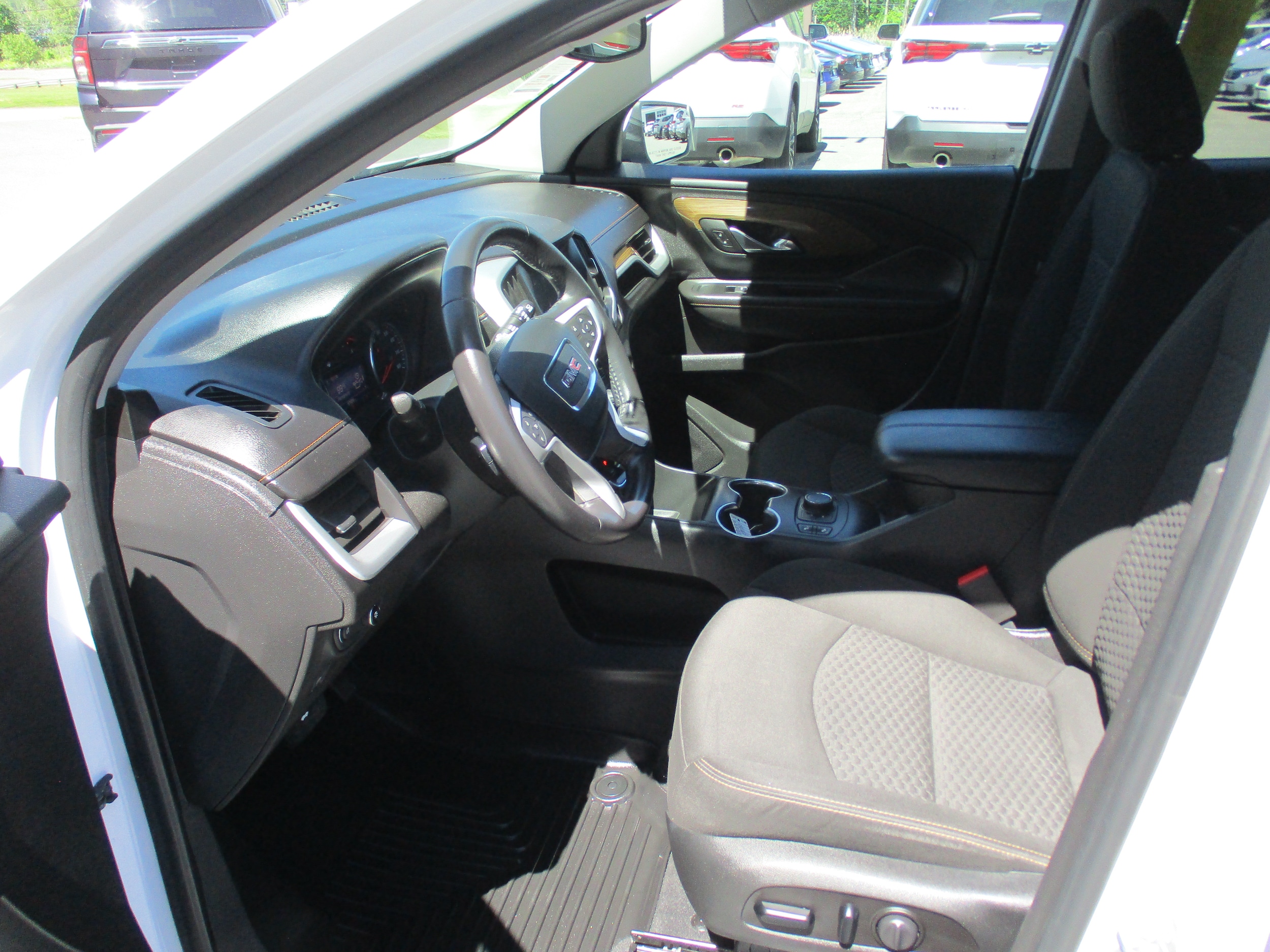 2020 GMC Terrain SLE - Photo 11