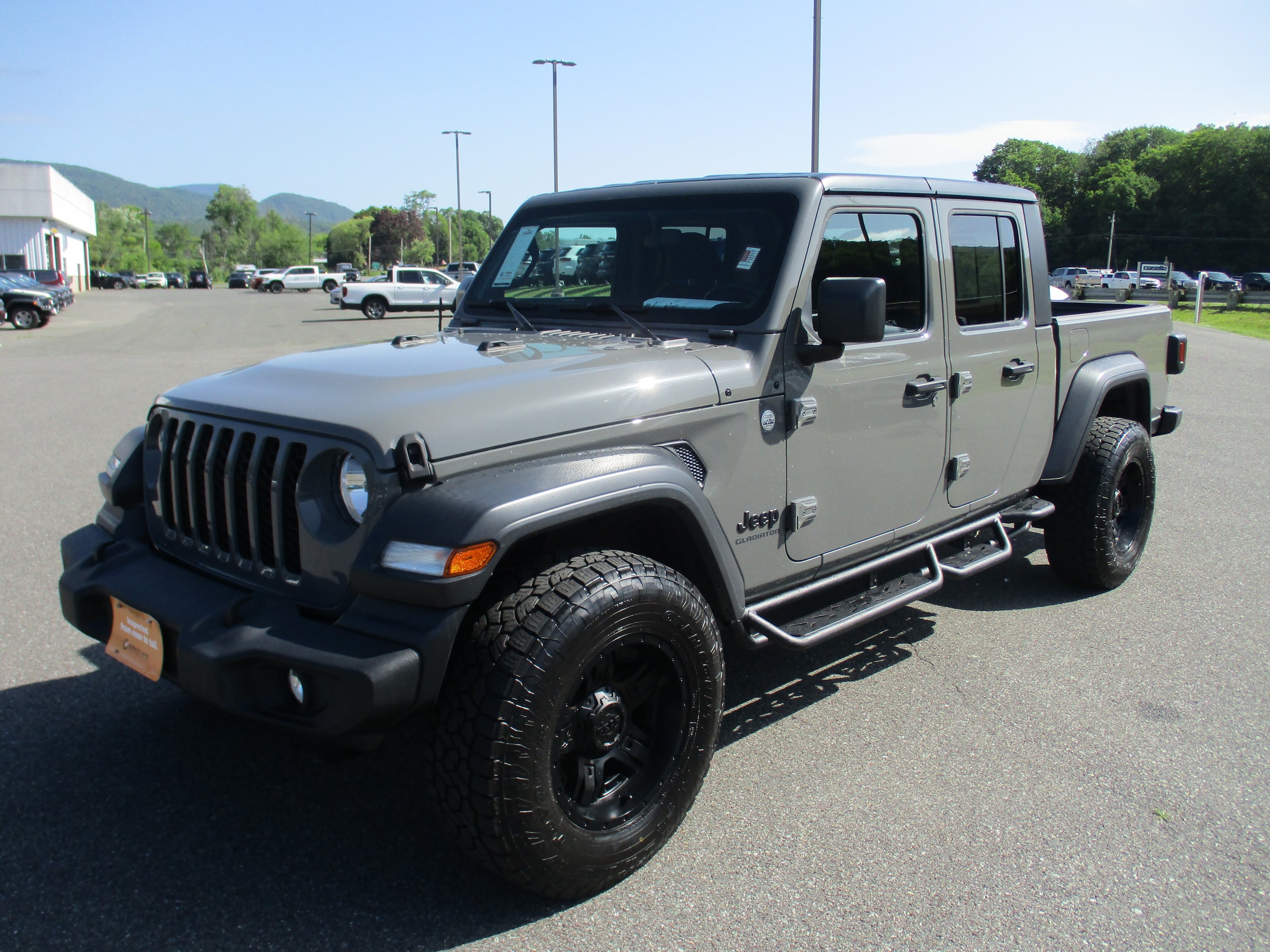 2020 Jeep Gladiator Sport S's photo