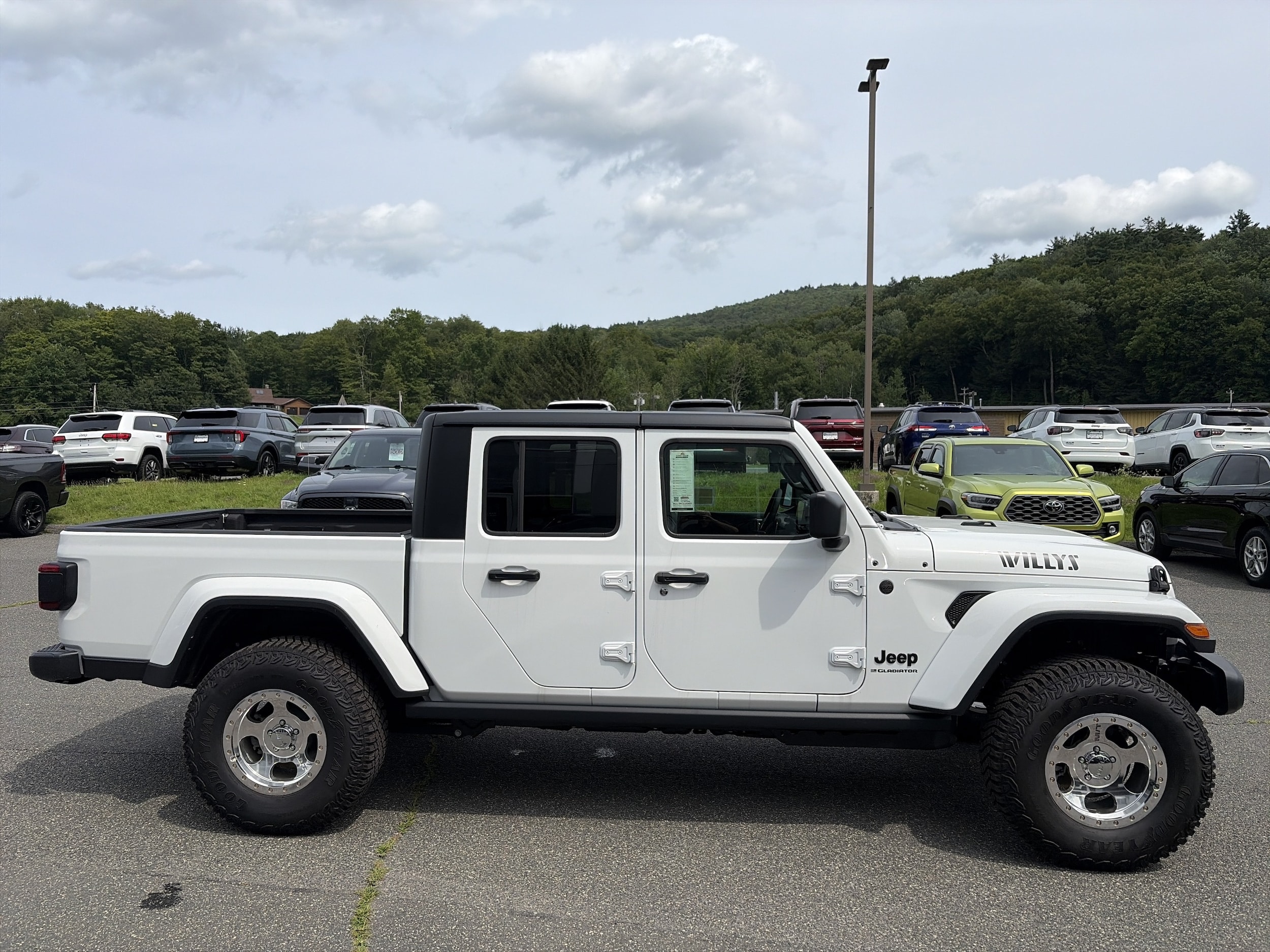 2026 Jeep Gladiator Willys - Photo 6