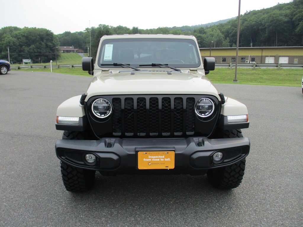 Used 2022 Jeep Gladiator Willys Truck Crew Cab