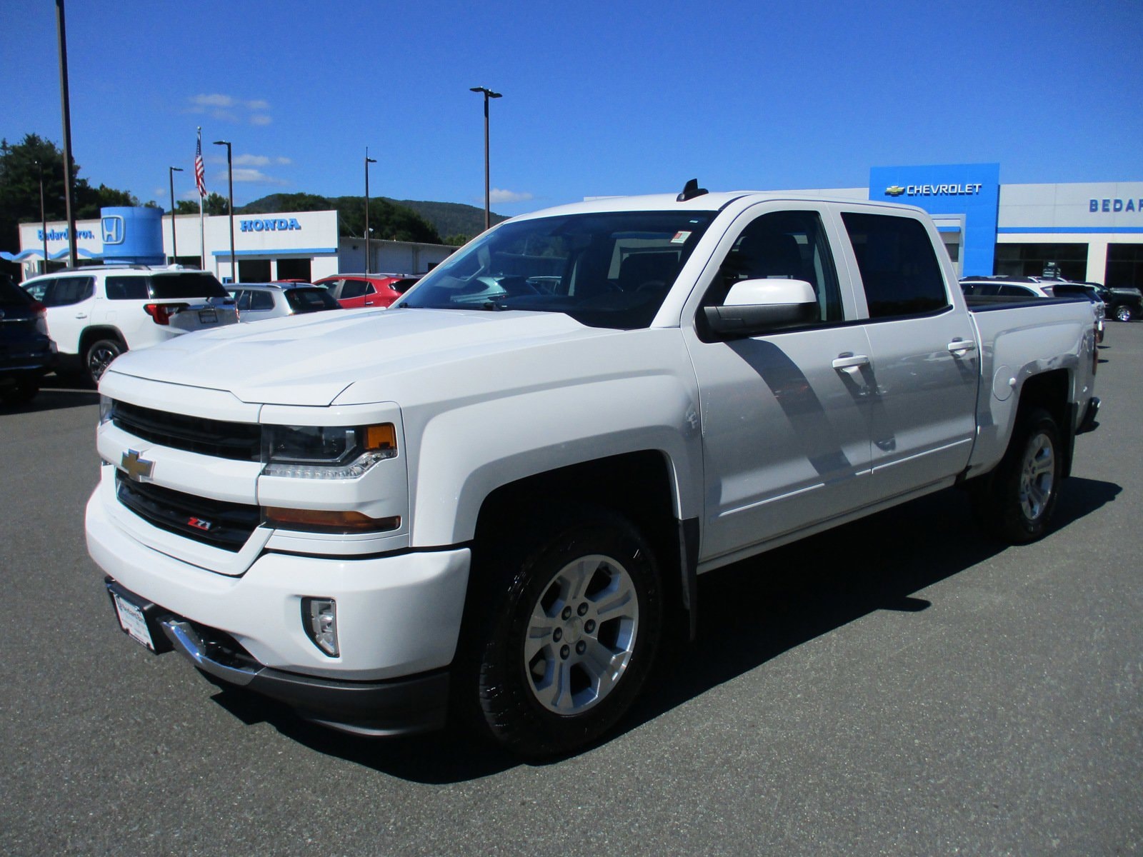 Used 2017 Chevrolet Silverado 1500 LT with VIN 3GCUKREC9HG389568 for sale in Cheshire, MA