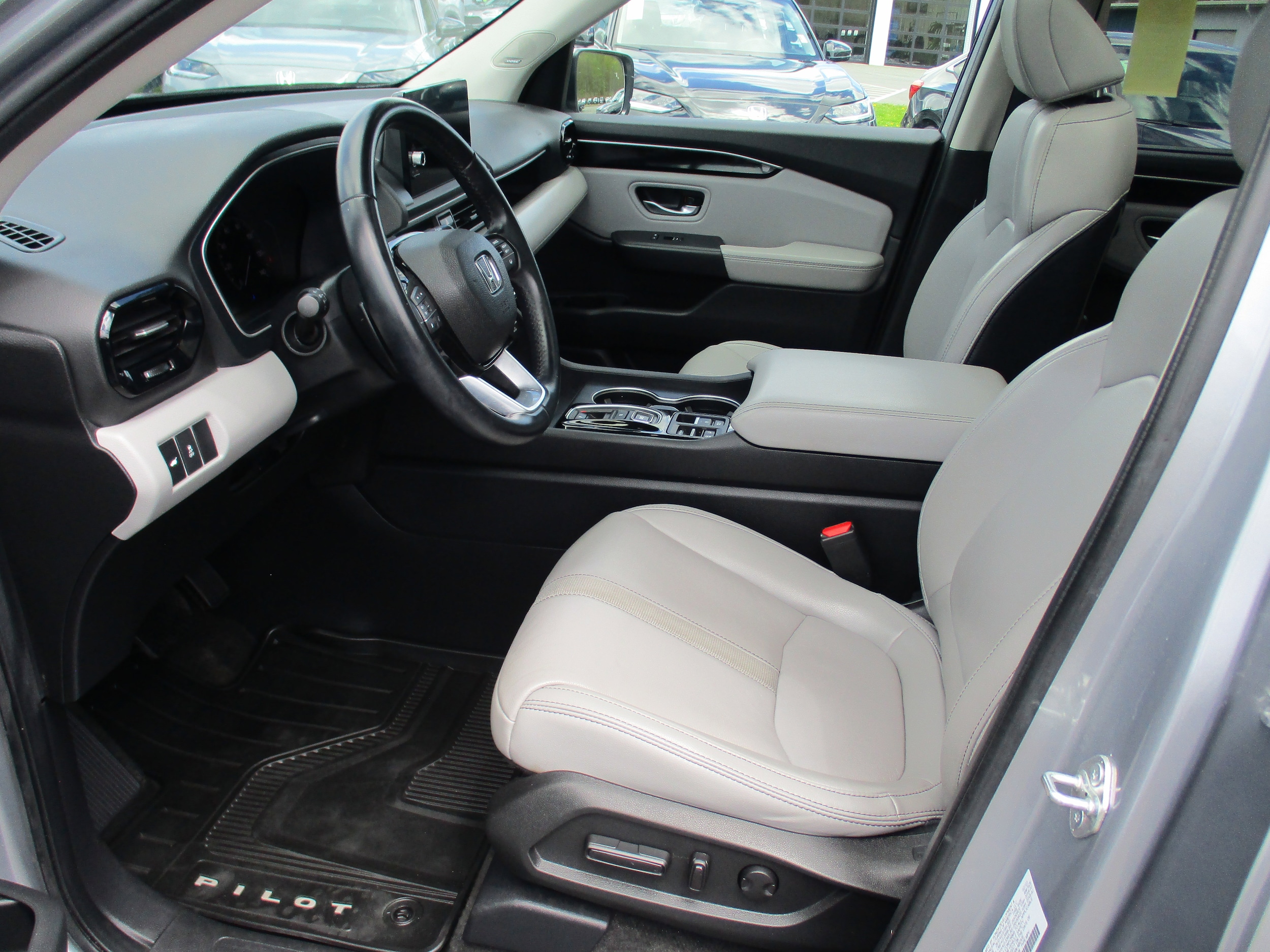 2023 Honda Pilot Touring - Photo 12