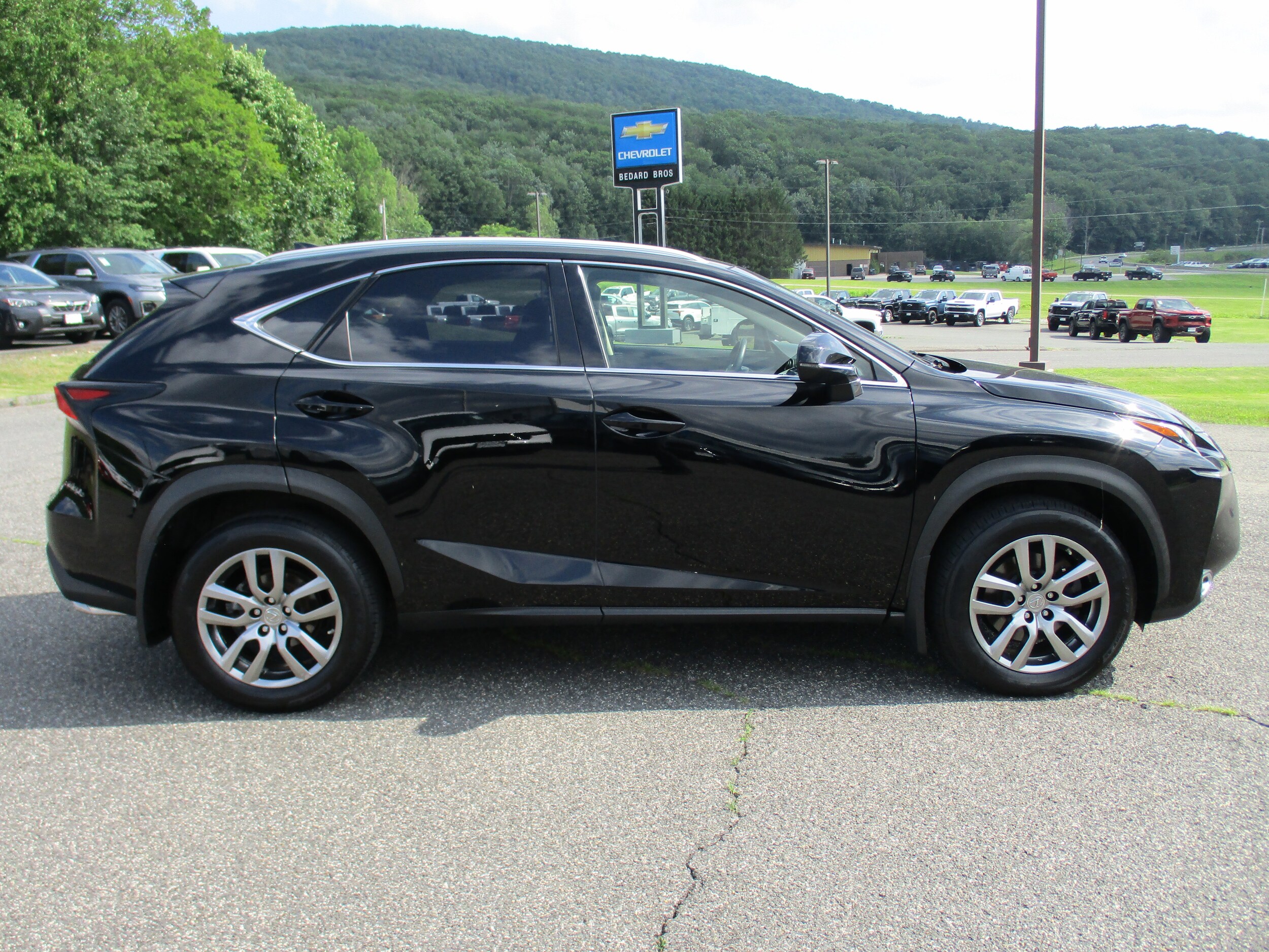 2016 Lexus NX 200t Luxury photo 4