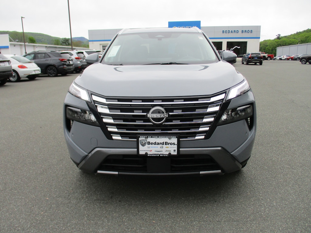 Used 2025 Nissan Rogue SL SUV