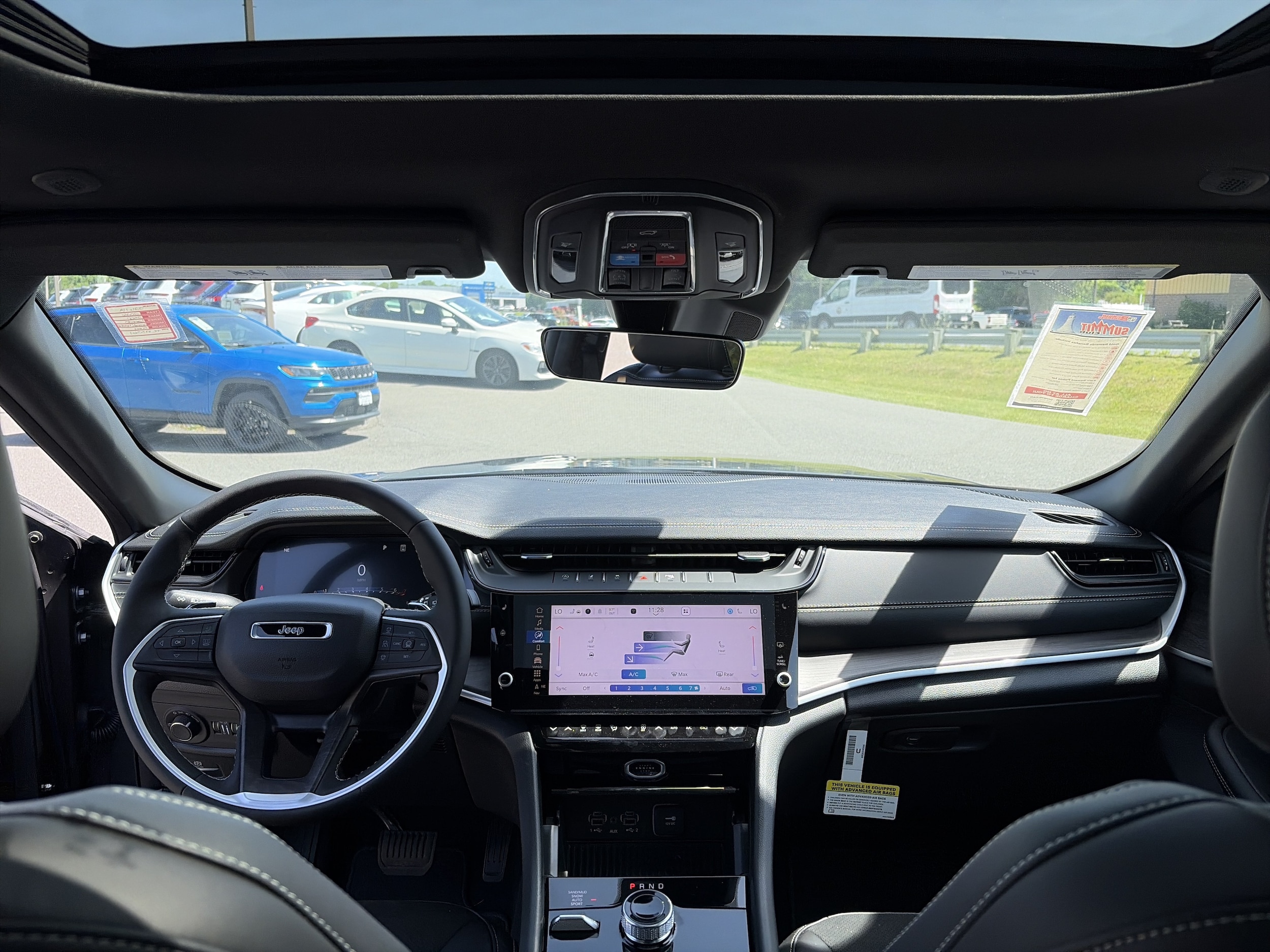 2026 Jeep Grand Cherokee Laredo - Photo 15