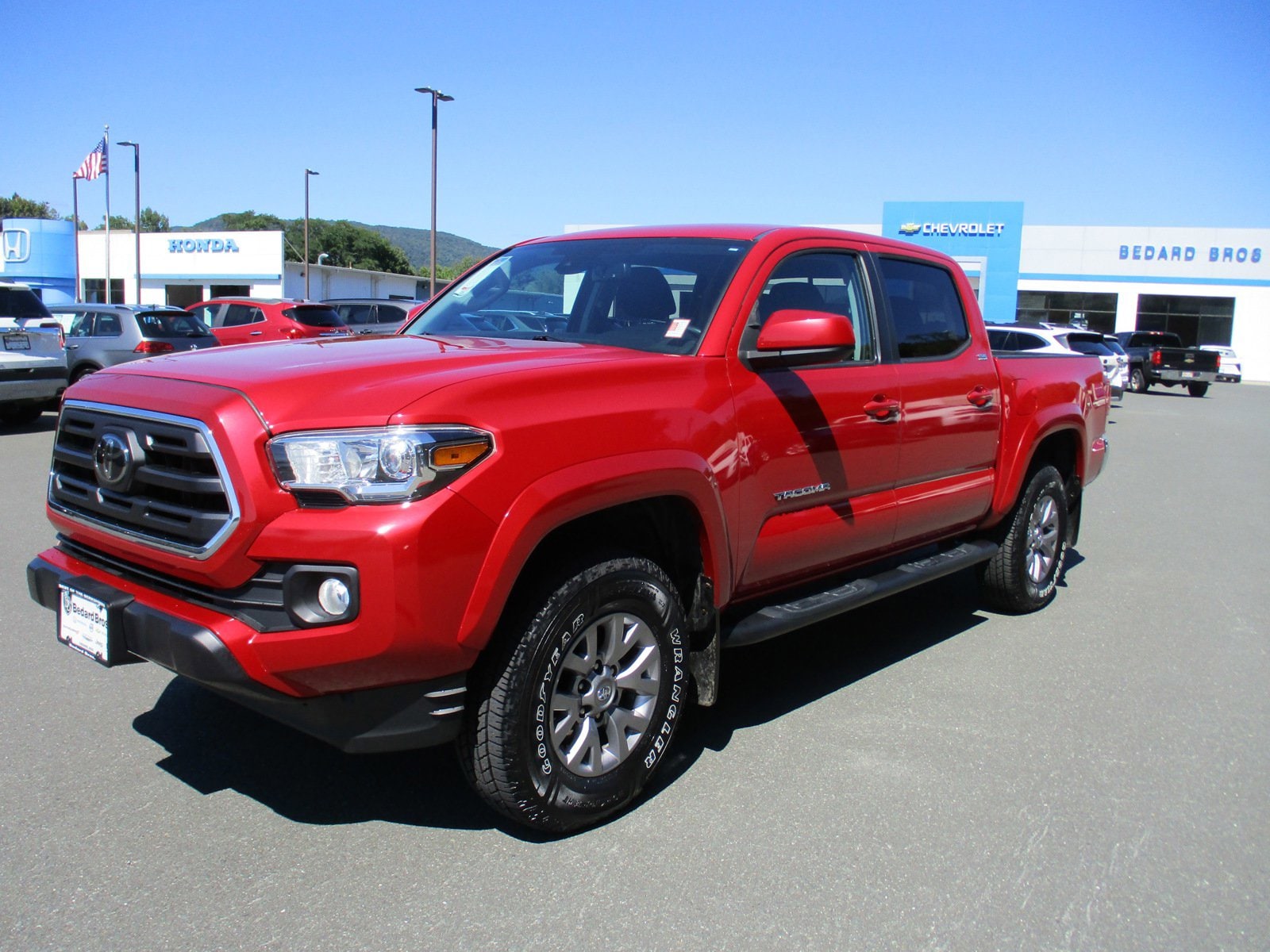 Used 2018 Toyota Tacoma SR5 with VIN 3TMCZ5AN8JM176657 for sale in Cheshire, MA