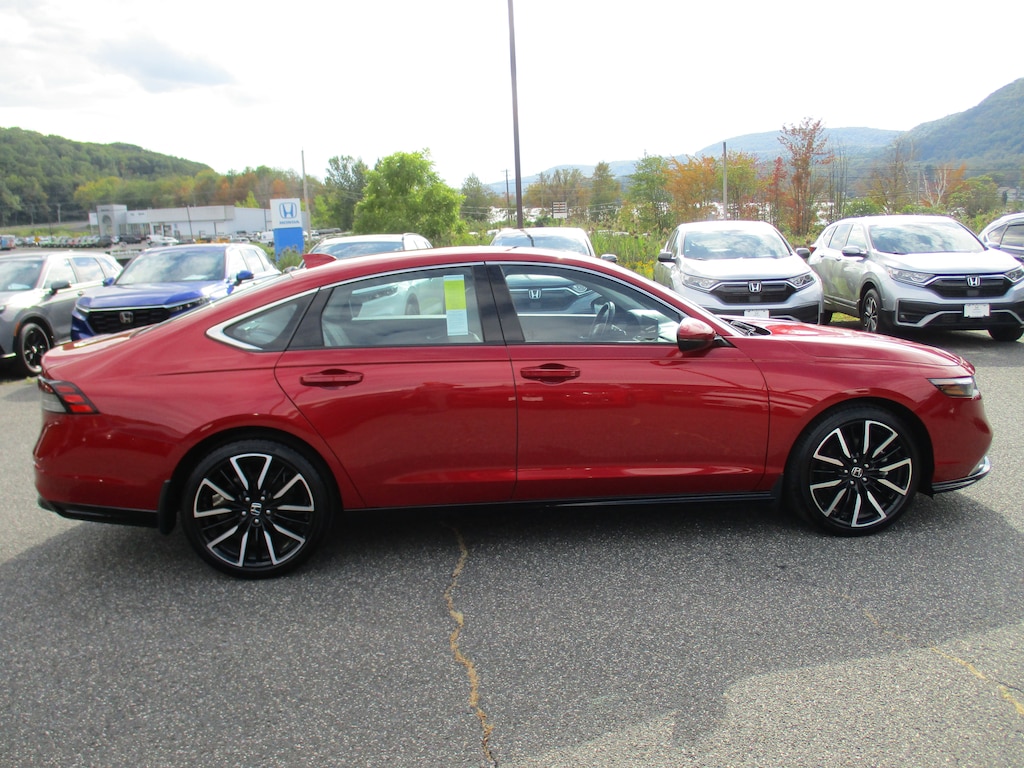 Used 2023 Honda Accord Hybrid Touring w/BSI Sedan