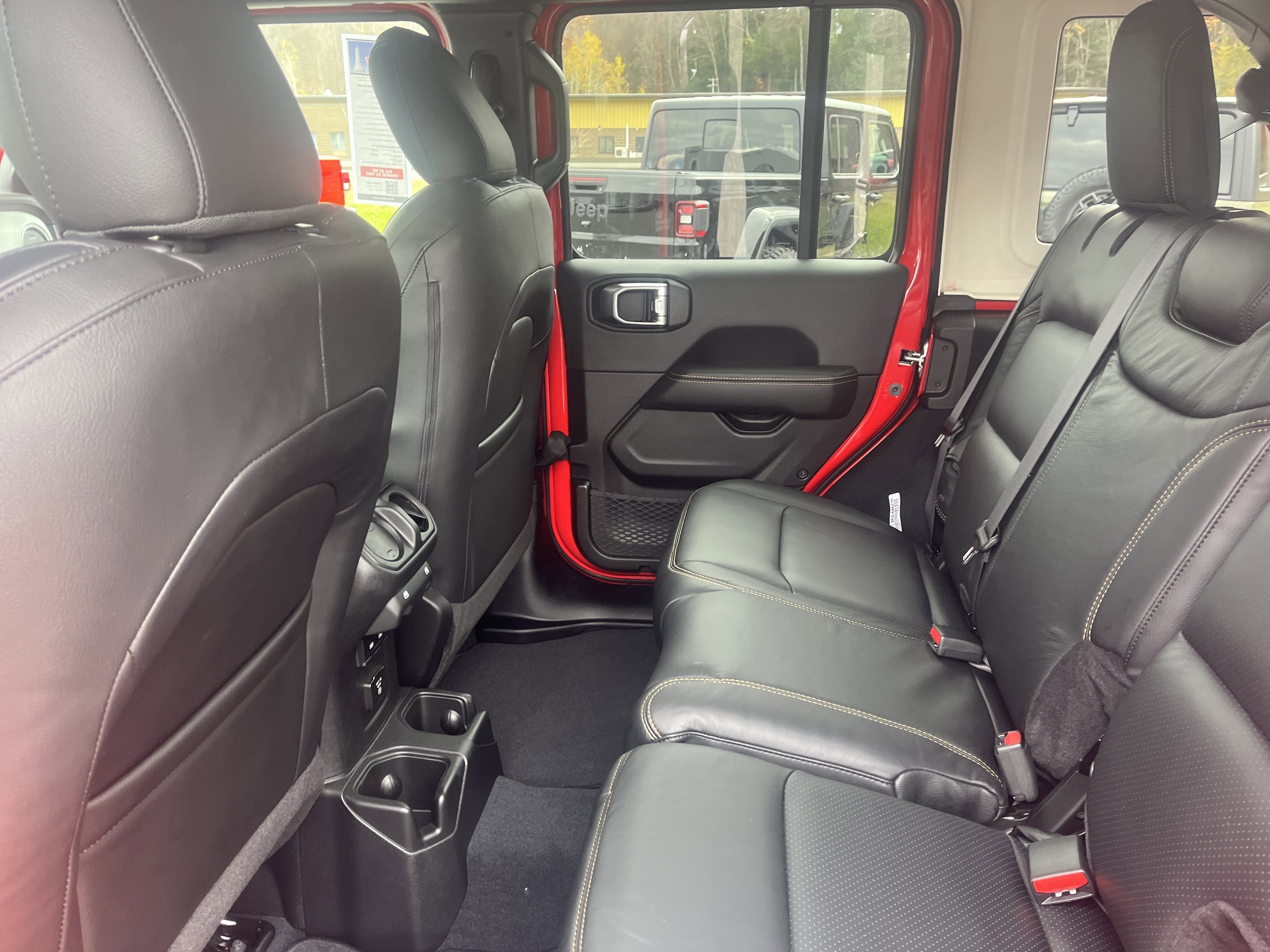 2025 Jeep Wrangler 4-Door Sahara - Photo 7