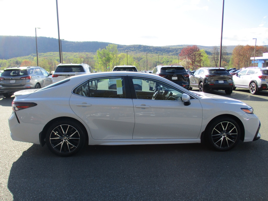 Used 2024 Toyota Camry SE Sedan