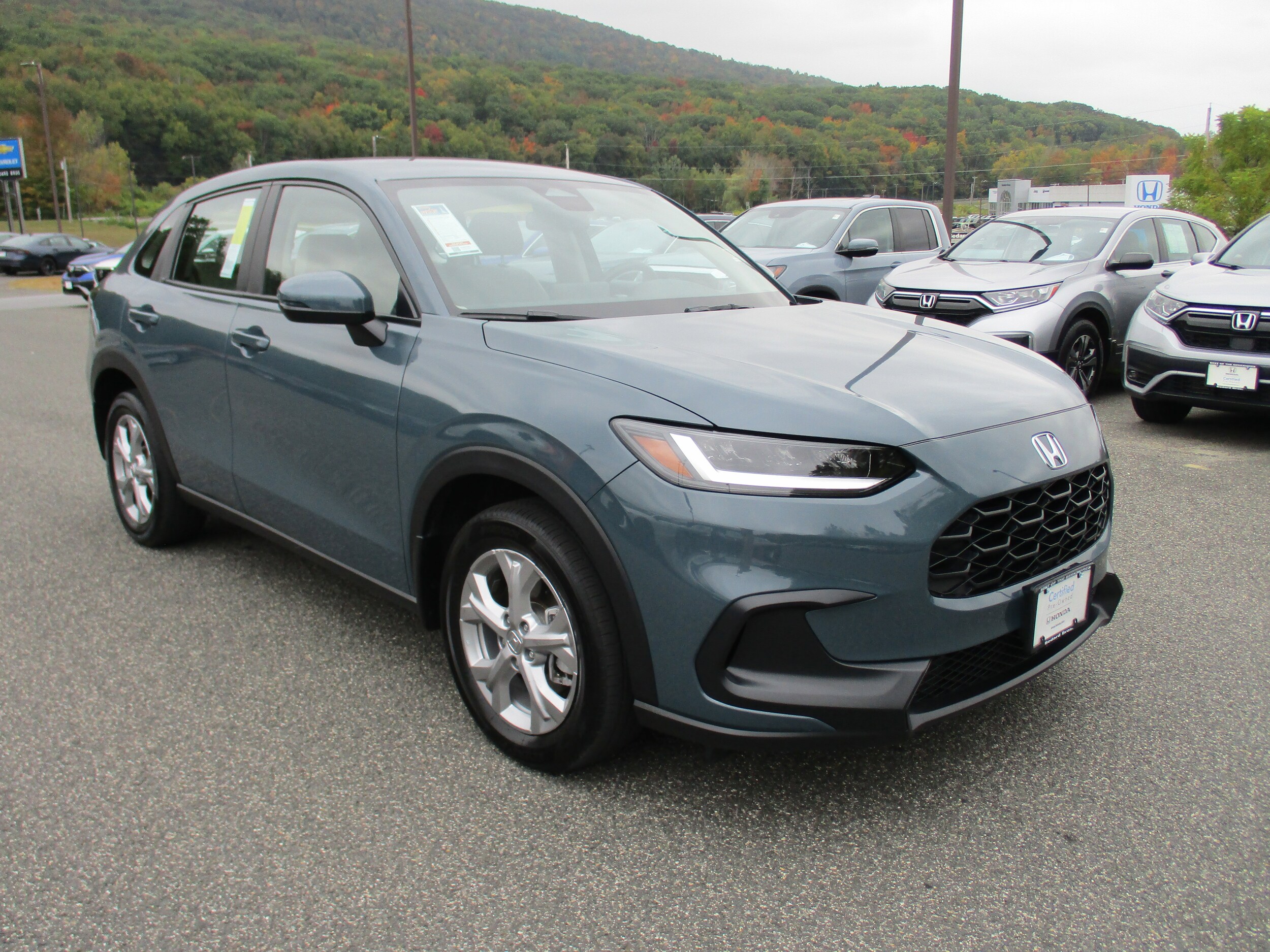 2024 Honda HR-V LX photo 2