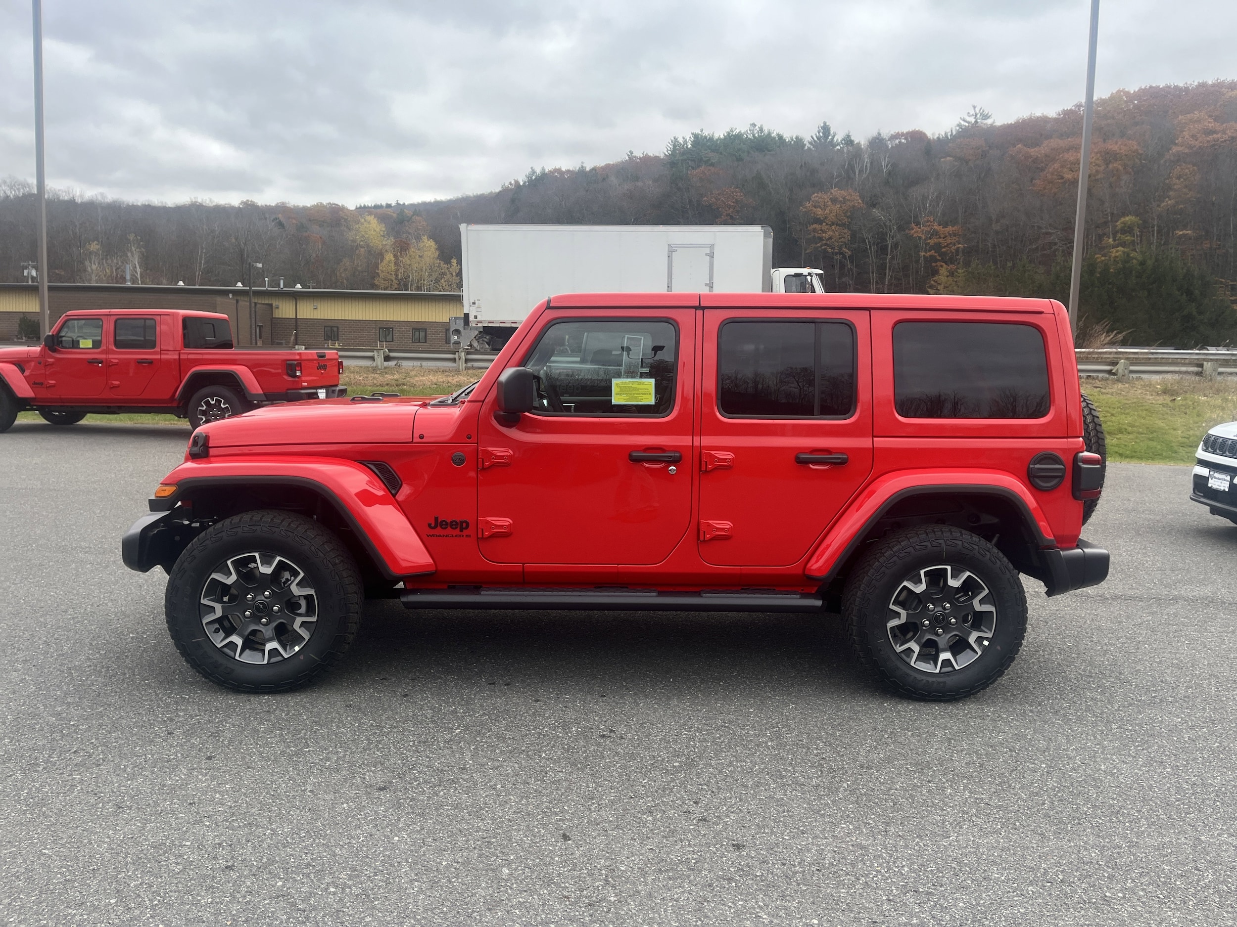 2025 Jeep Wrangler 4-Door Sahara - Photo 6