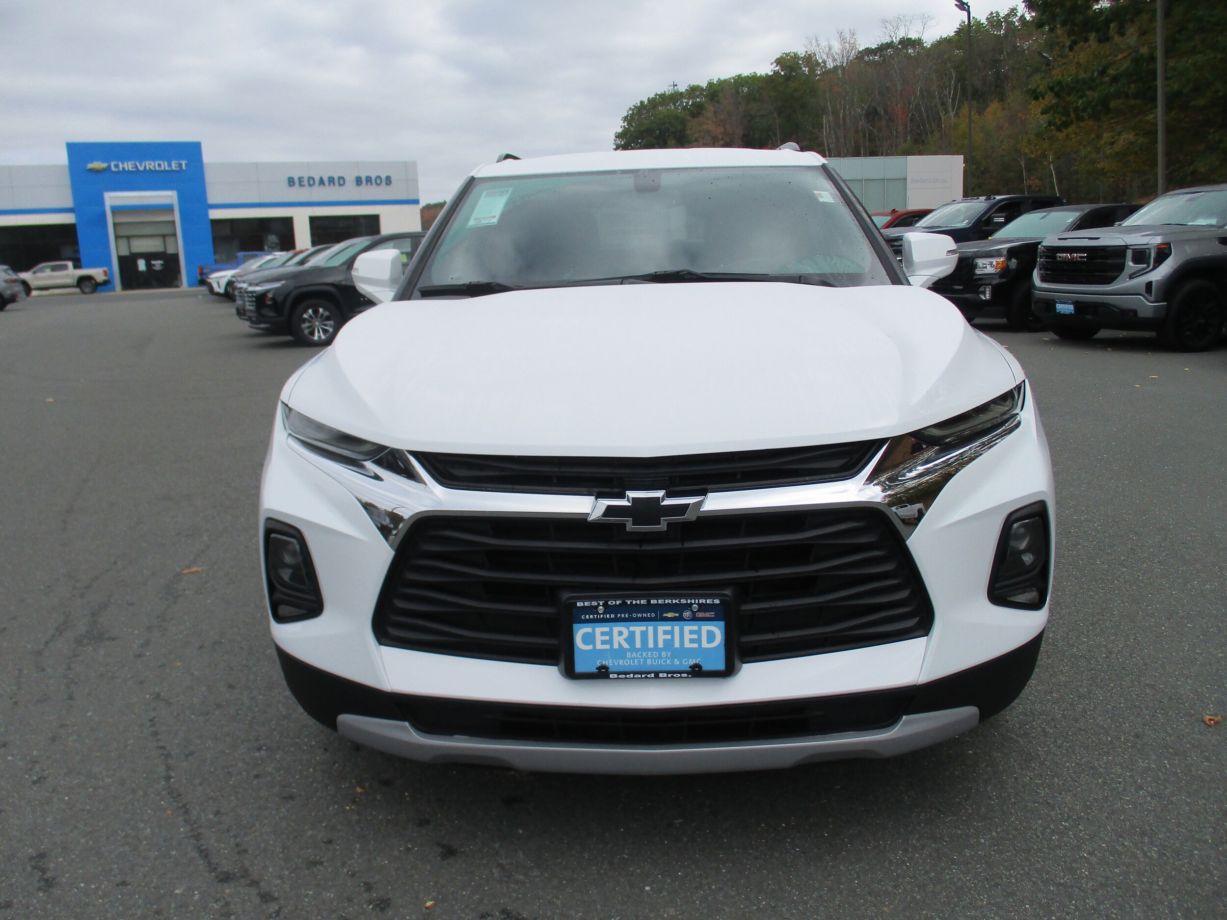 2019 Chevrolet Blazer Base 2LT photo 2