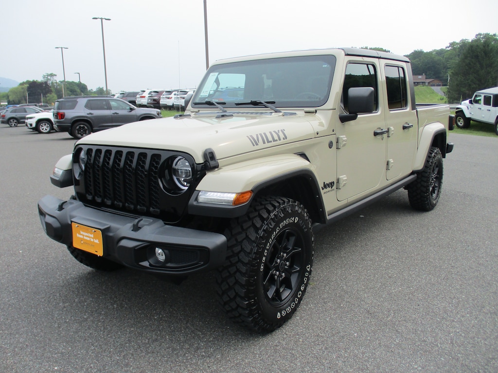 Used 2022 Jeep Gladiator Willys Truck Crew Cab