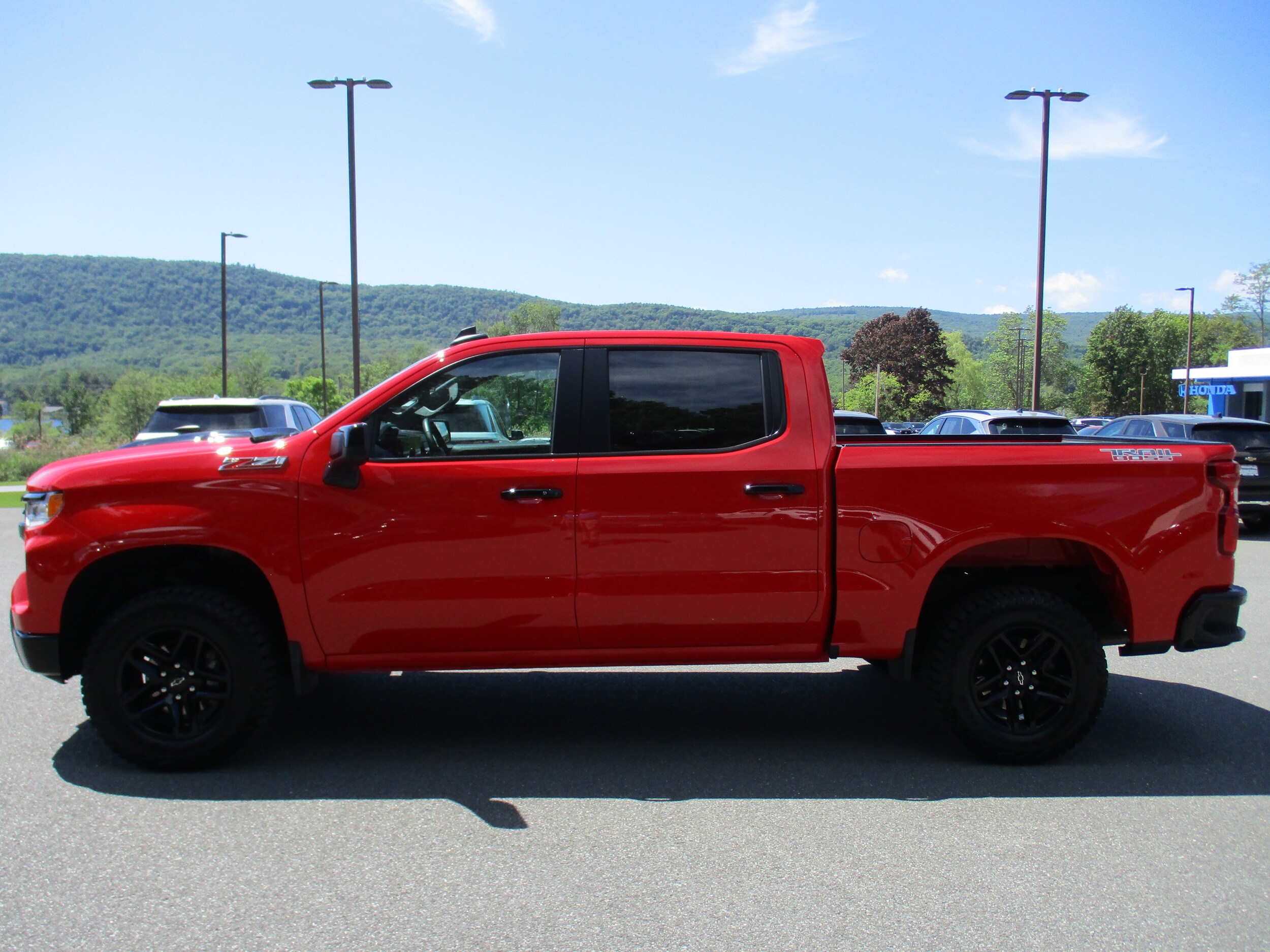 2024 Chevrolet Silverado 1500 LT Trail Boss - Photo 8