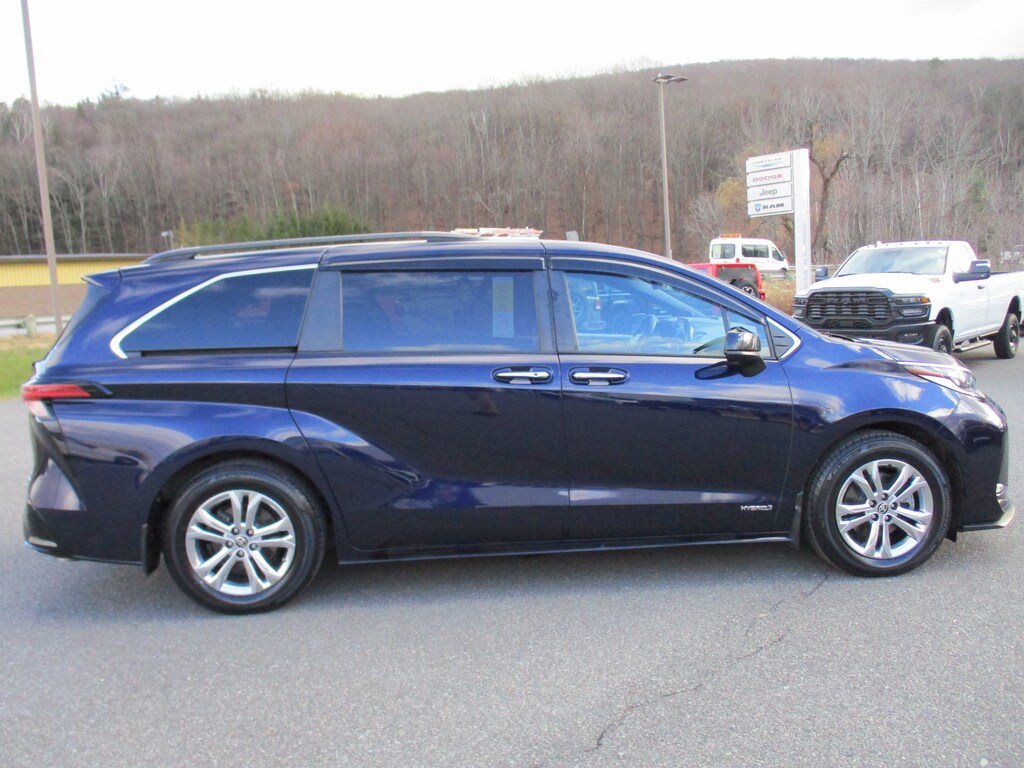 Used 2021 Toyota Sienna XSE 7 Passenger Van