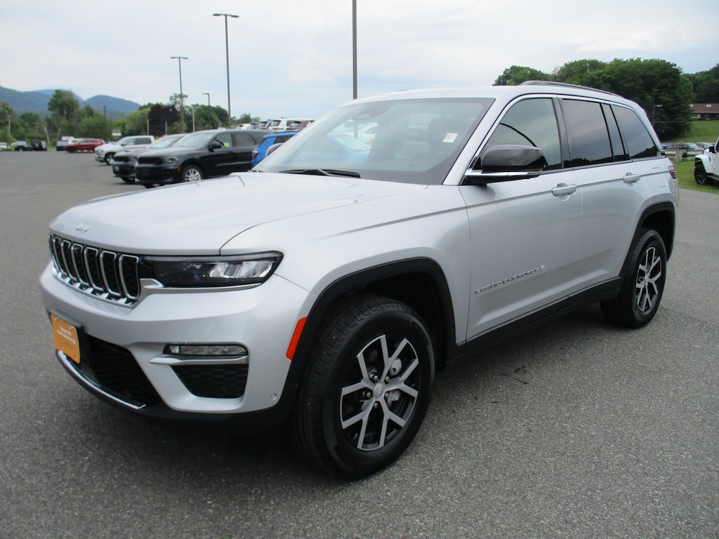 Used 2024 Jeep Grand Cherokee Limited SUV