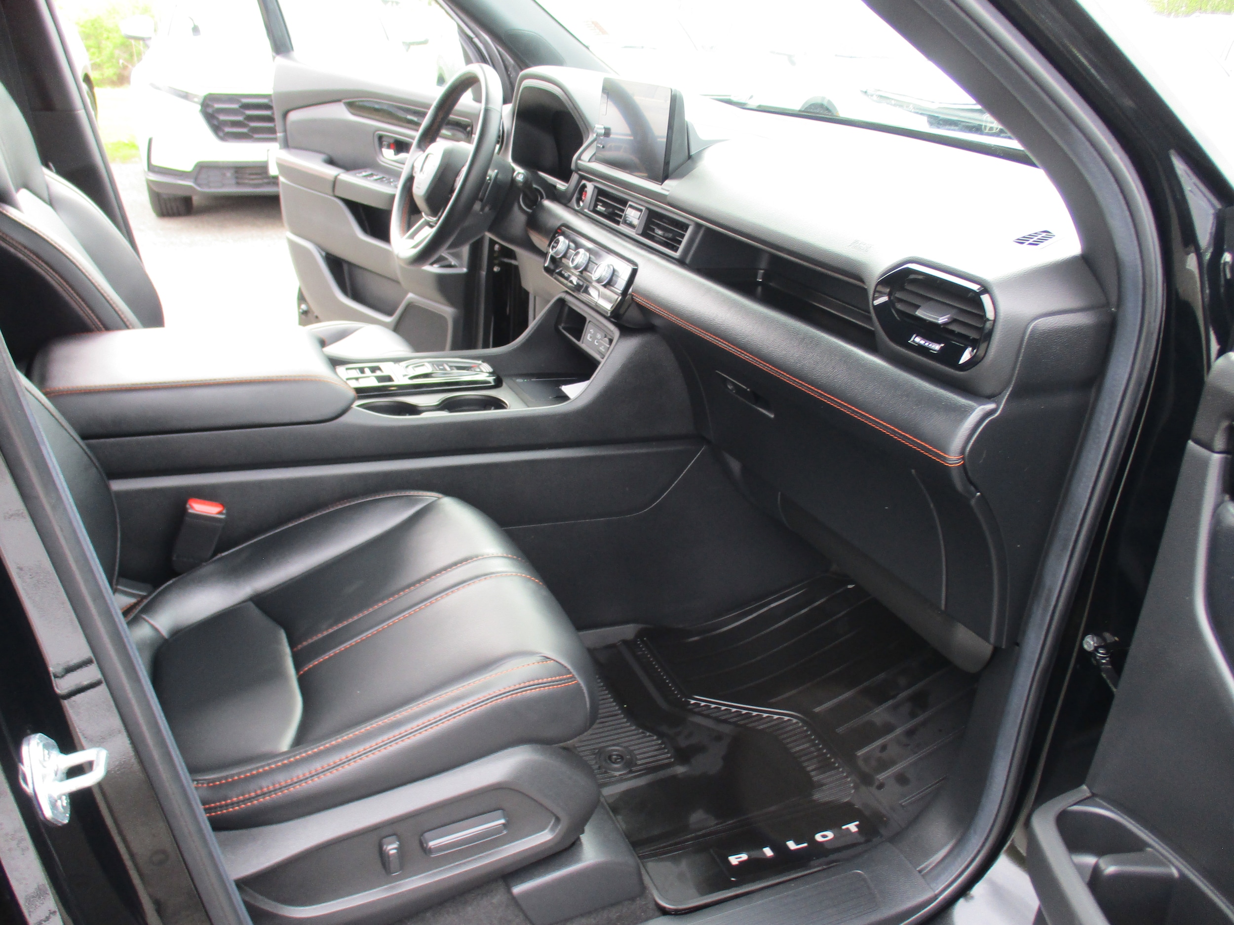 2025 Honda Pilot TrailSport - Photo 17