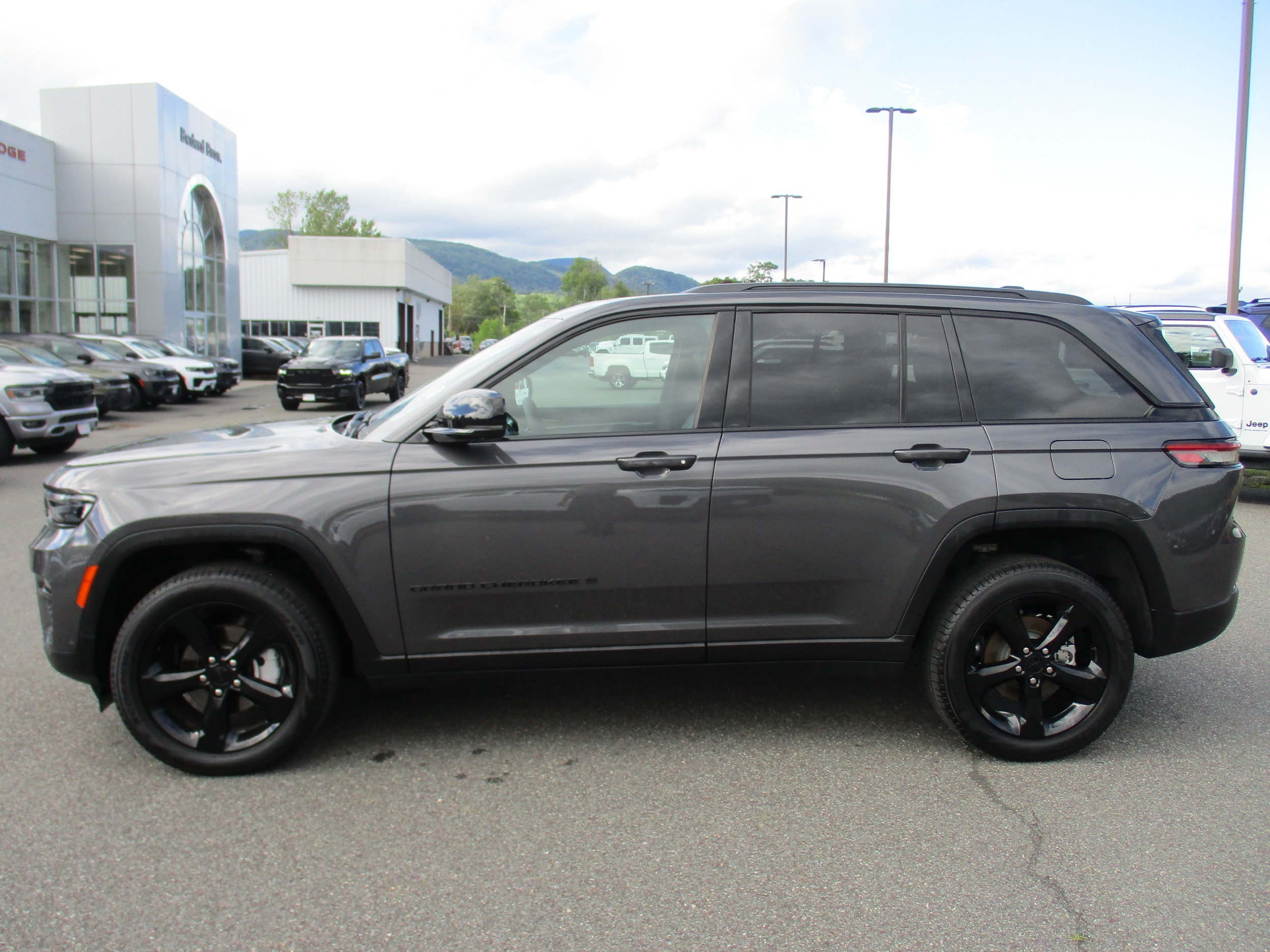 2025 Jeep Grand Cherokee Limited - Photo 8