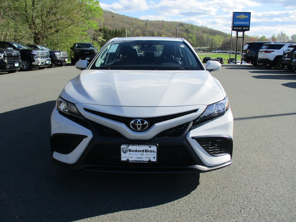 Used 2024 Toyota Camry SE Sedan
