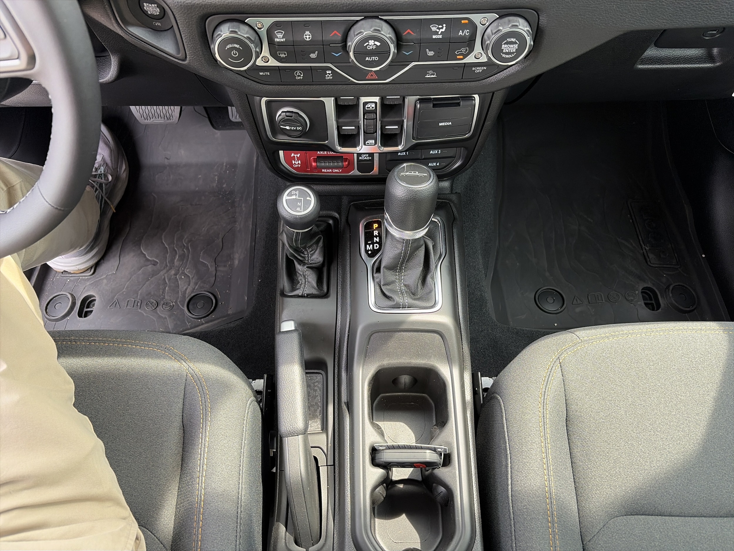 2026 Jeep Gladiator Willys - Photo 13
