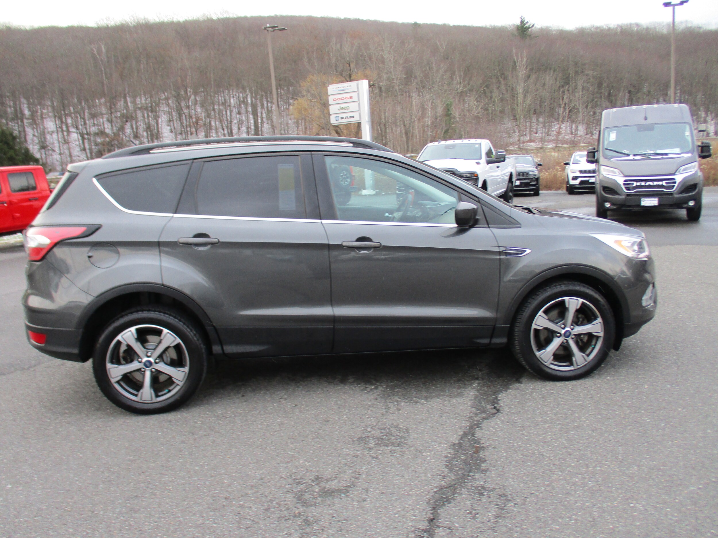 2017 Ford Escape SE photo 4
