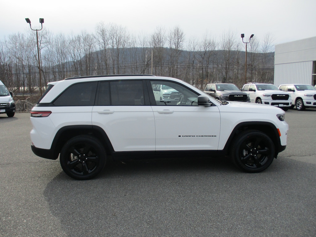 Certified 2023 Jeep Grand Cherokee Laredo SUV