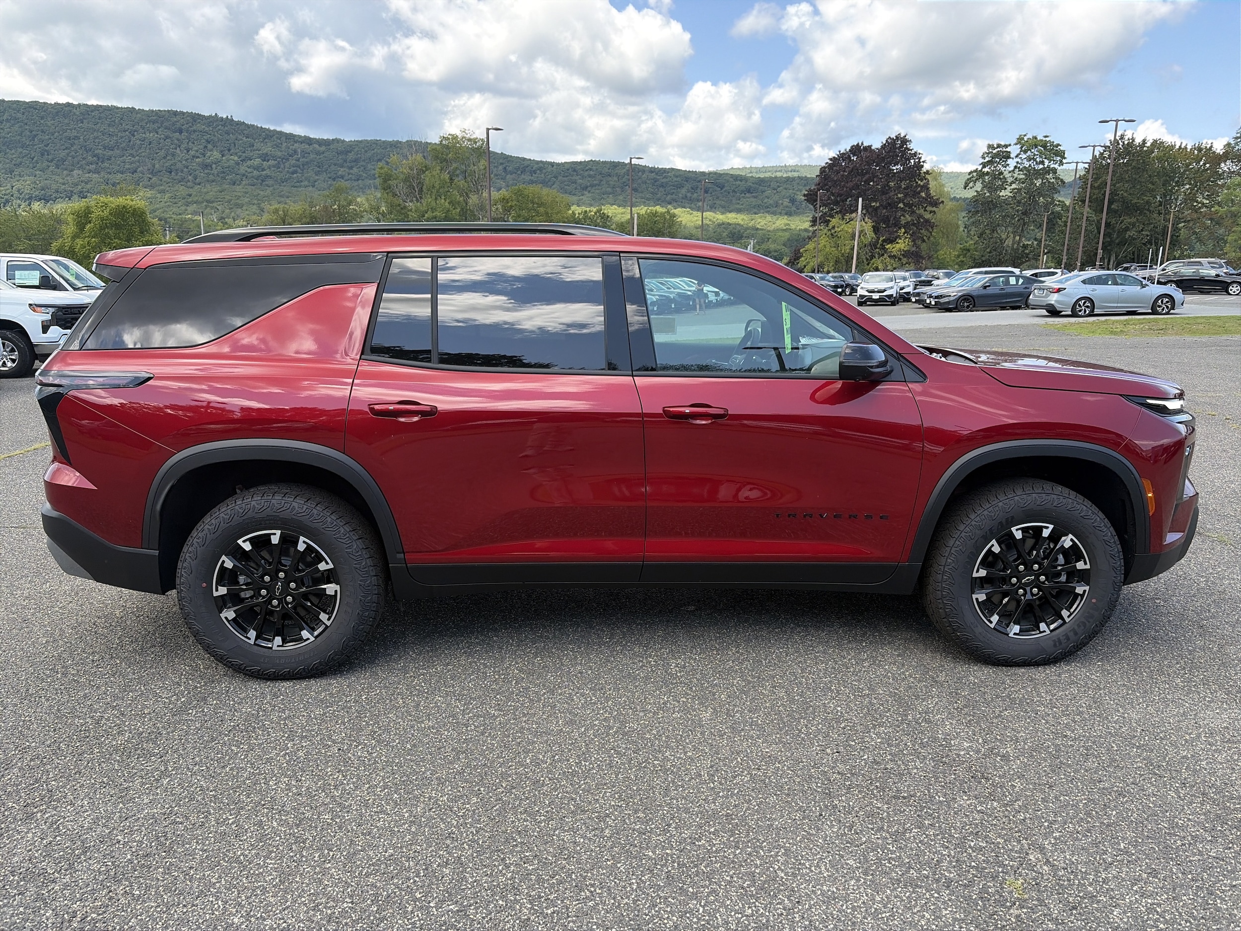 2026 Chevrolet Traverse Z71 - Photo 6